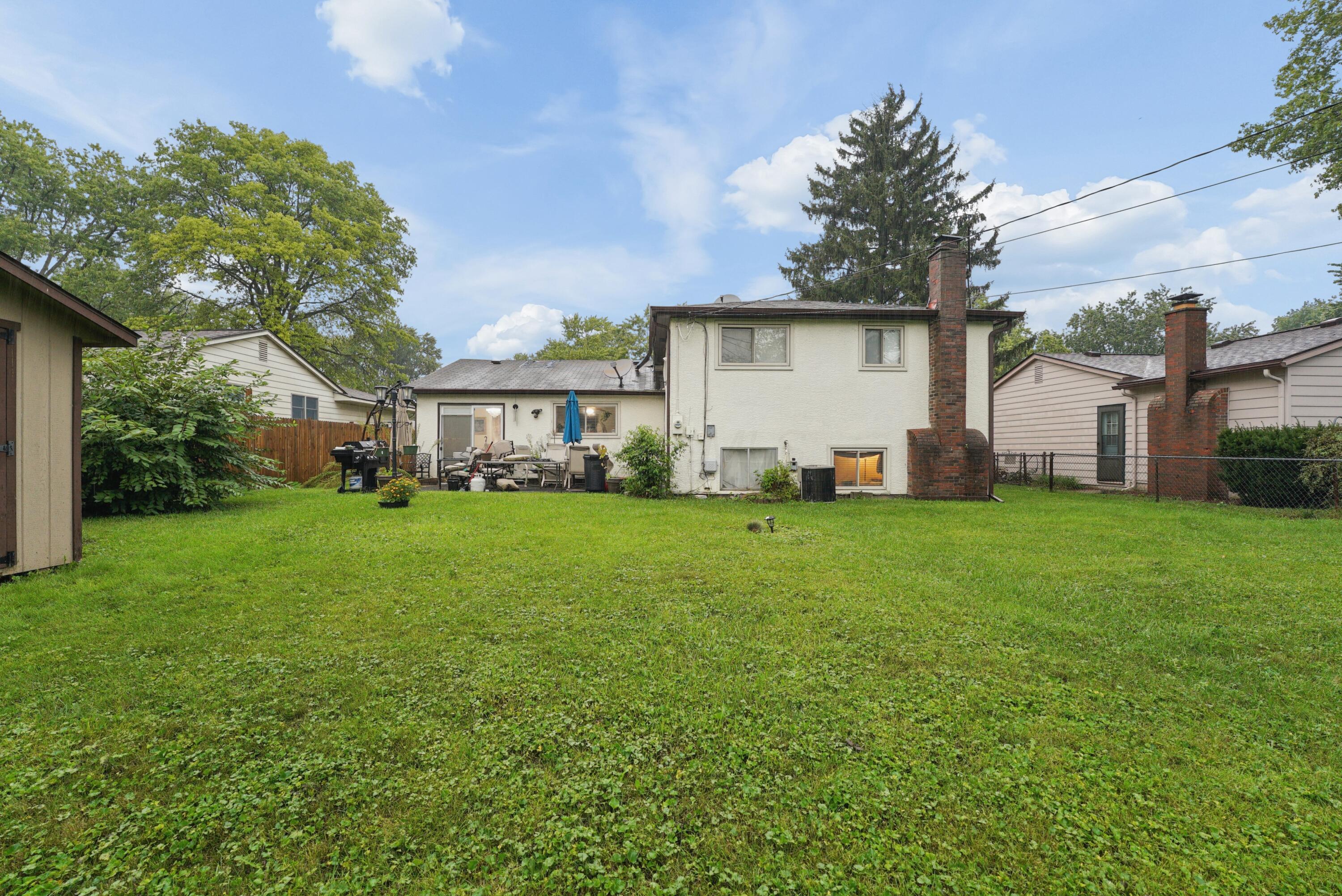 2081 Sharbot Drive Property Photo 27