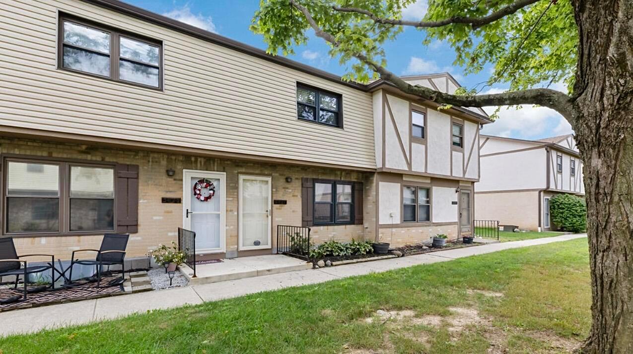 3827 Queen Anne Place Property Photo 1