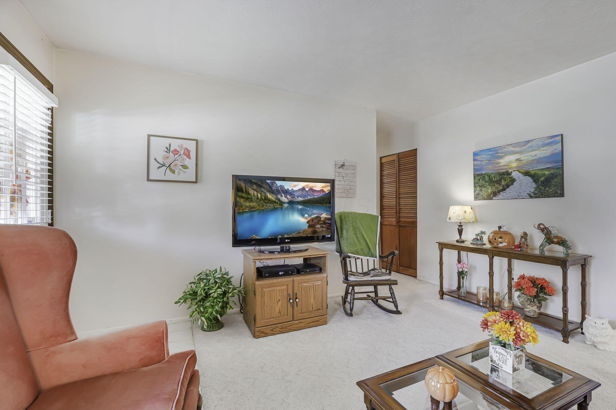 3060 Dunloe Road Property Photo 11