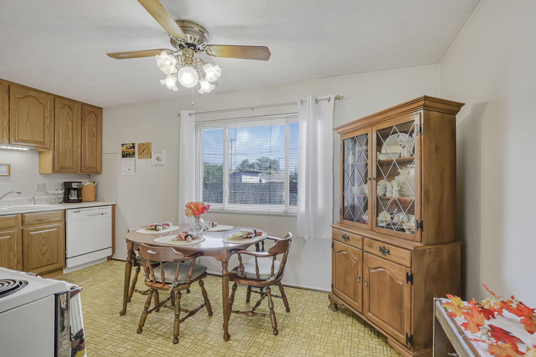3060 Dunloe Road Property Photo 13