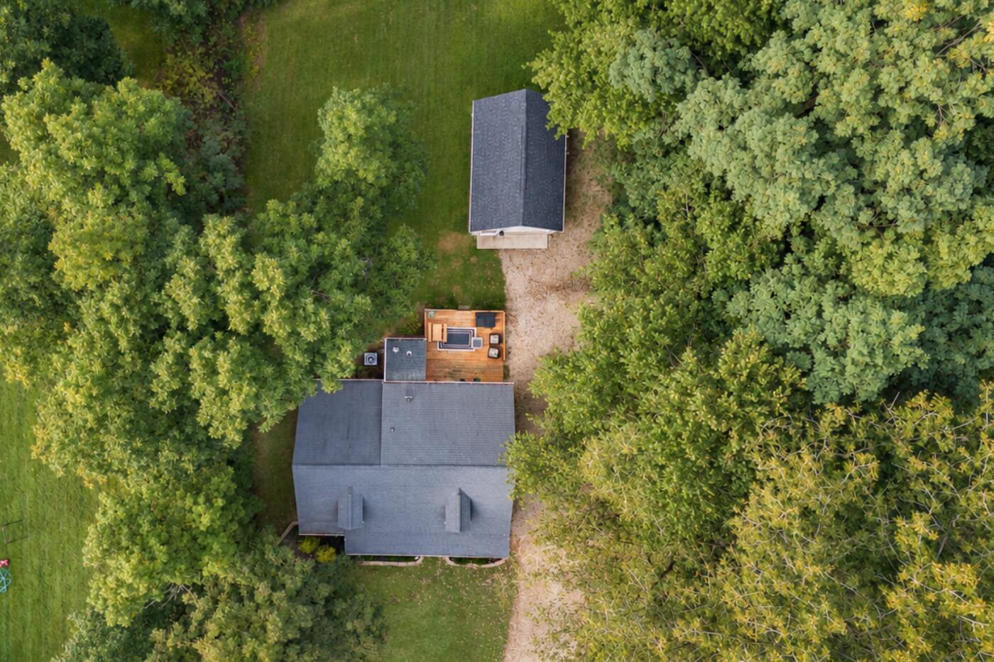 370 Valleyridge Drive Property Photo 2