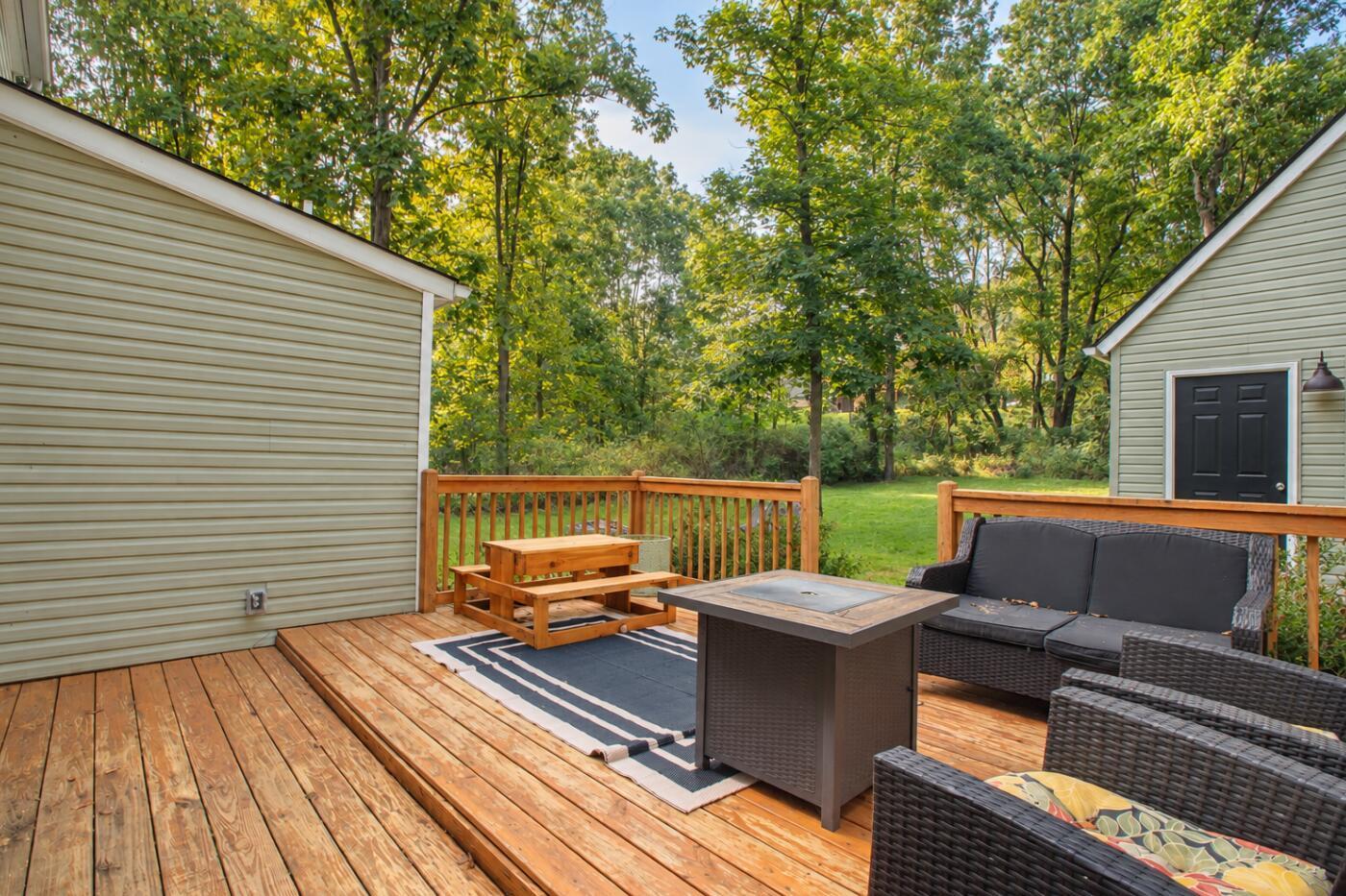 370 Valleyridge Drive Property Photo 21