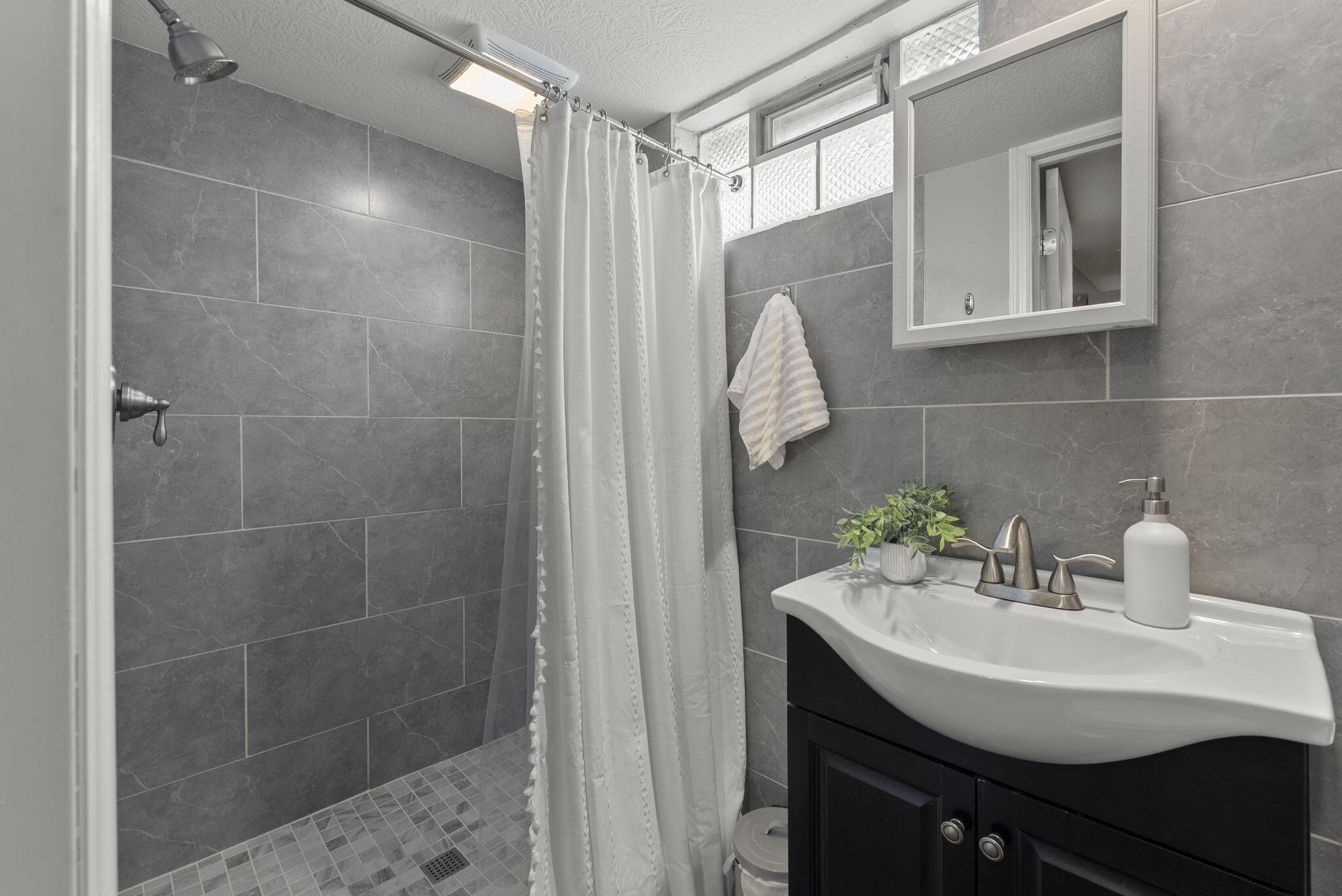 271 E Jenkins Avenue Property Photo 33