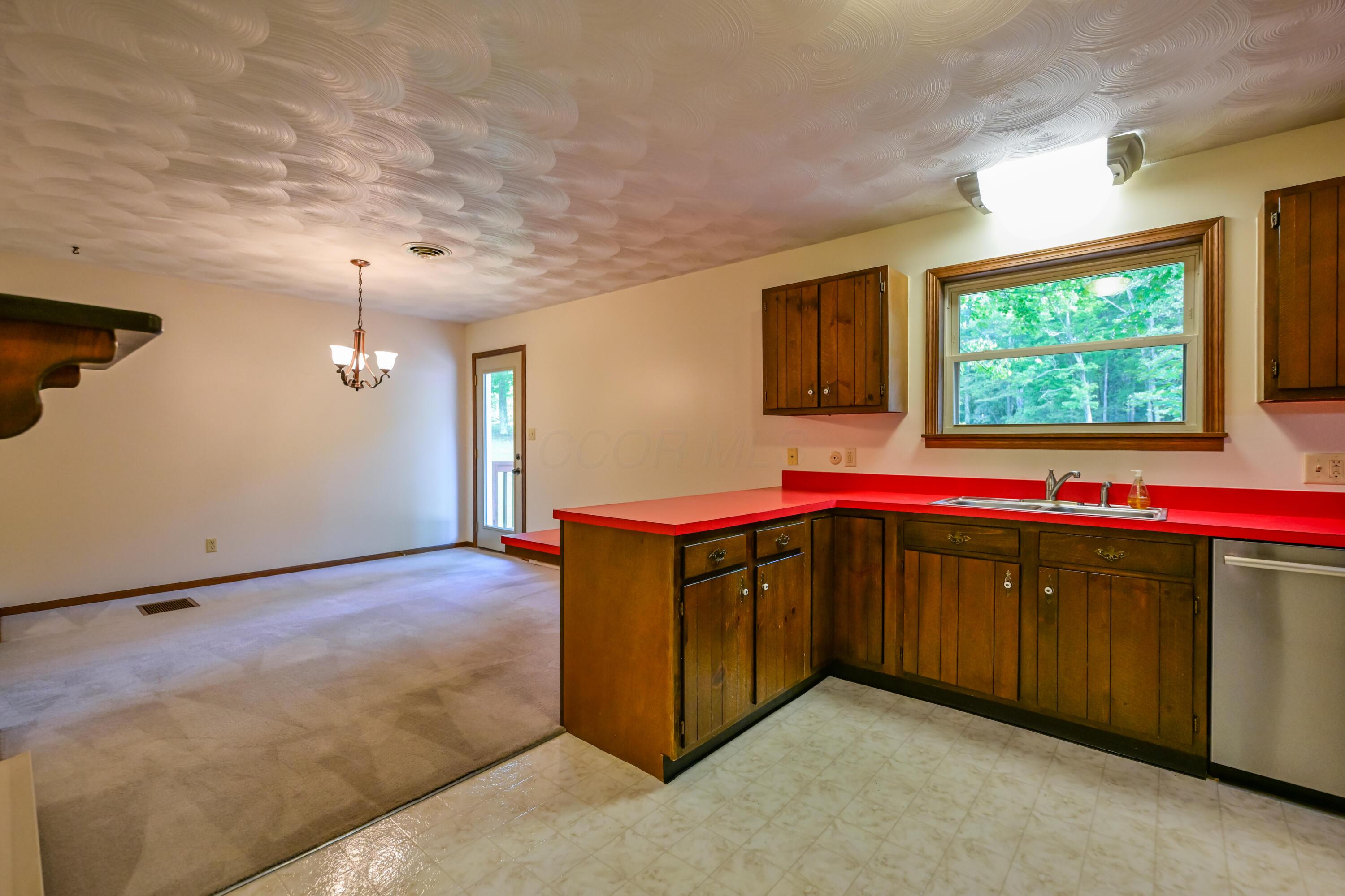 6908 Lemaster Road Property Photo 8