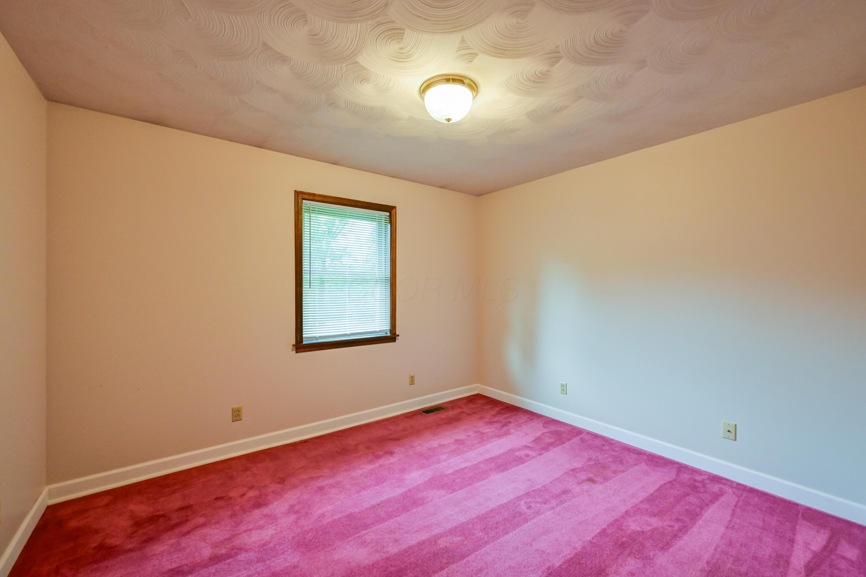 6908 Lemaster Road Property Photo 14