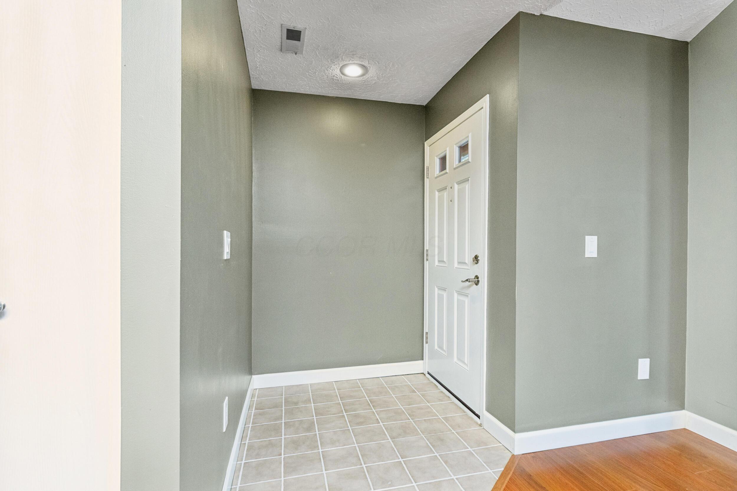 4990 Deer Forest Place Property Photo 7