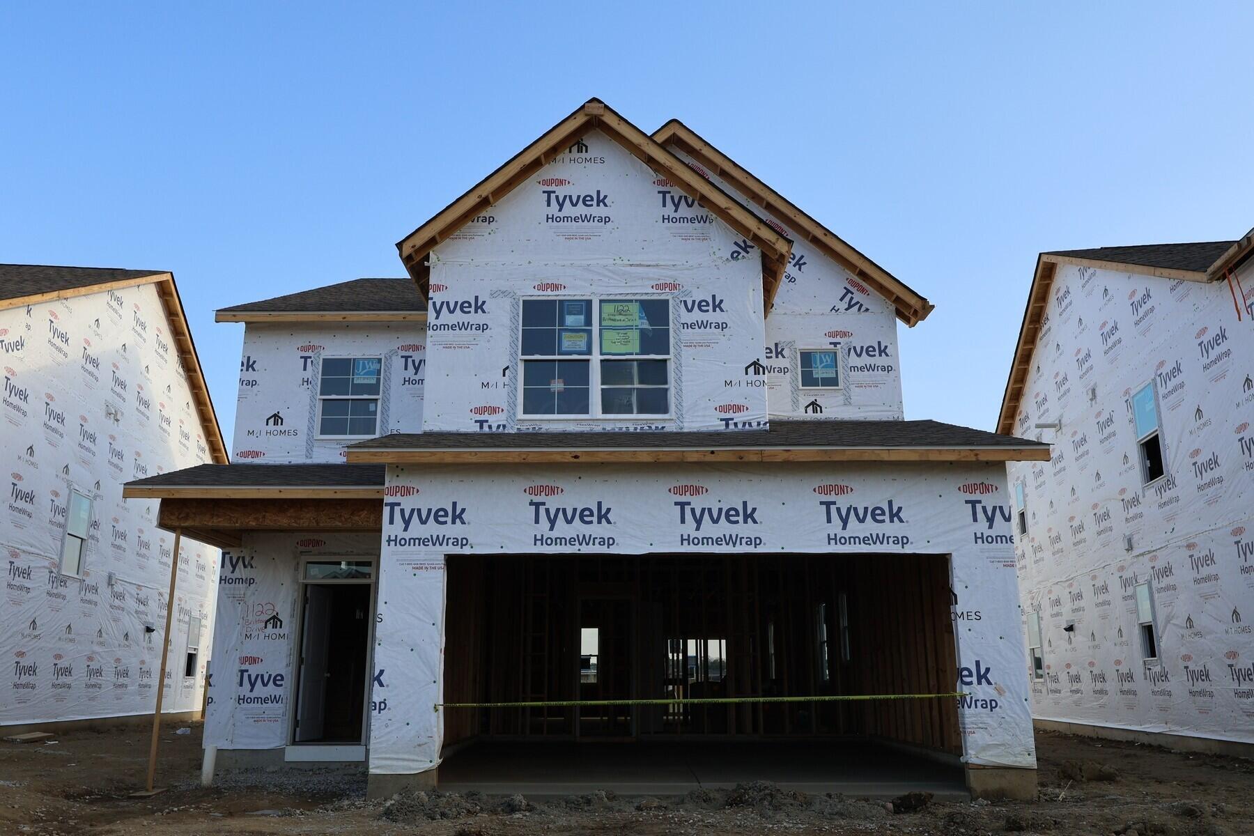 1122 Brittany Drive Property Photo 1