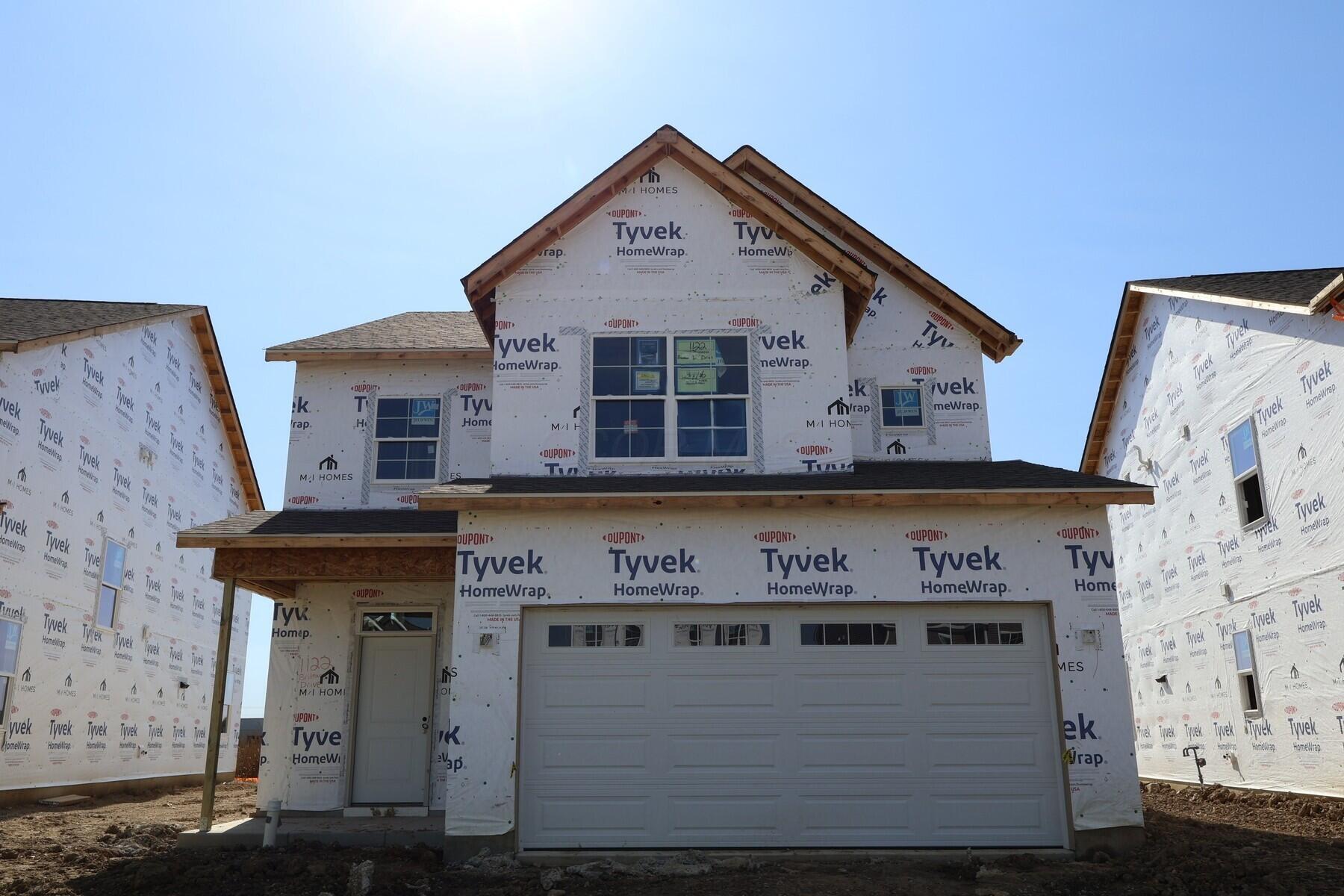 1122 Brittany Drive Property Photo 1