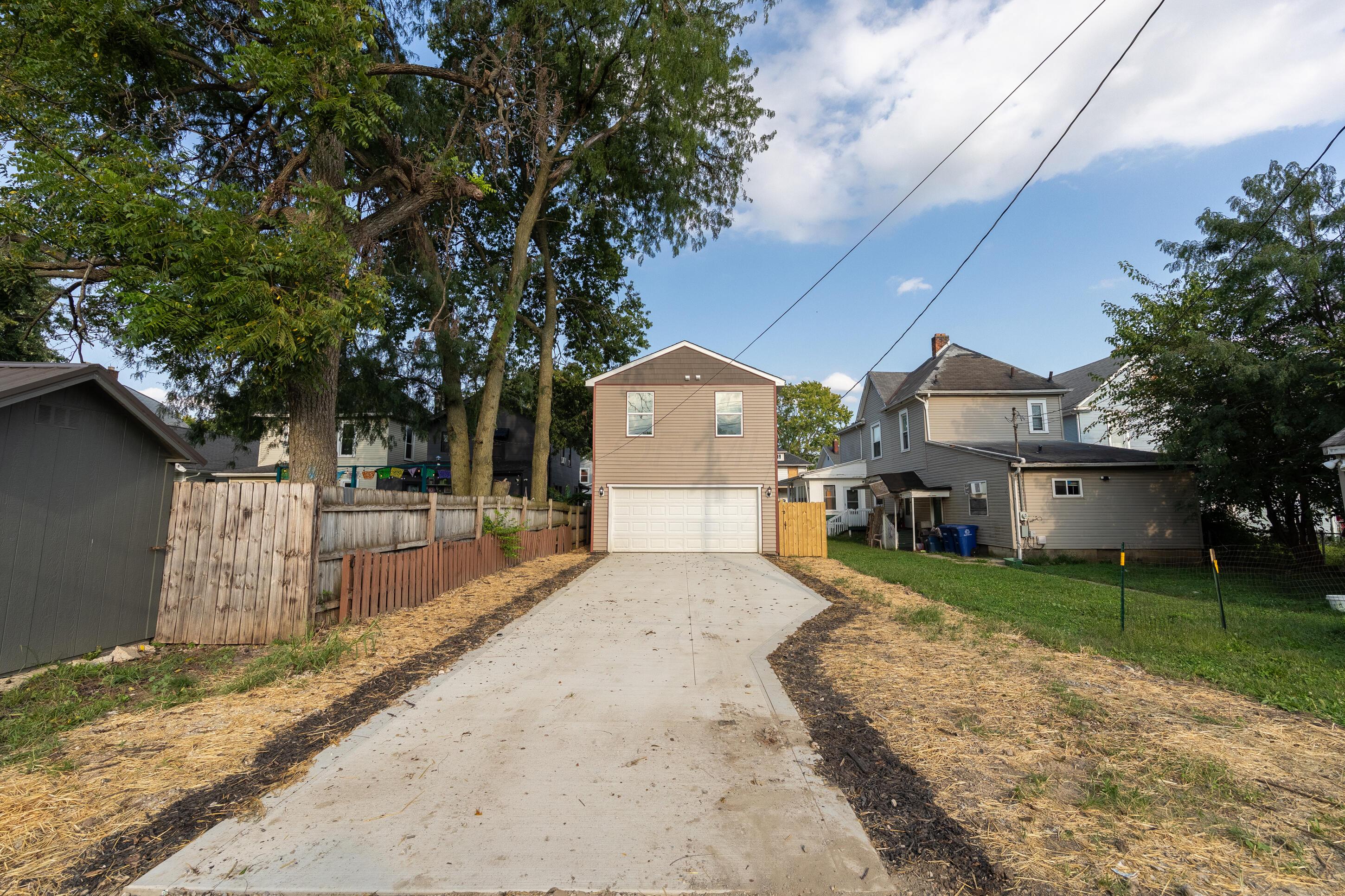 149 S Harris Avenue Property Photo 9