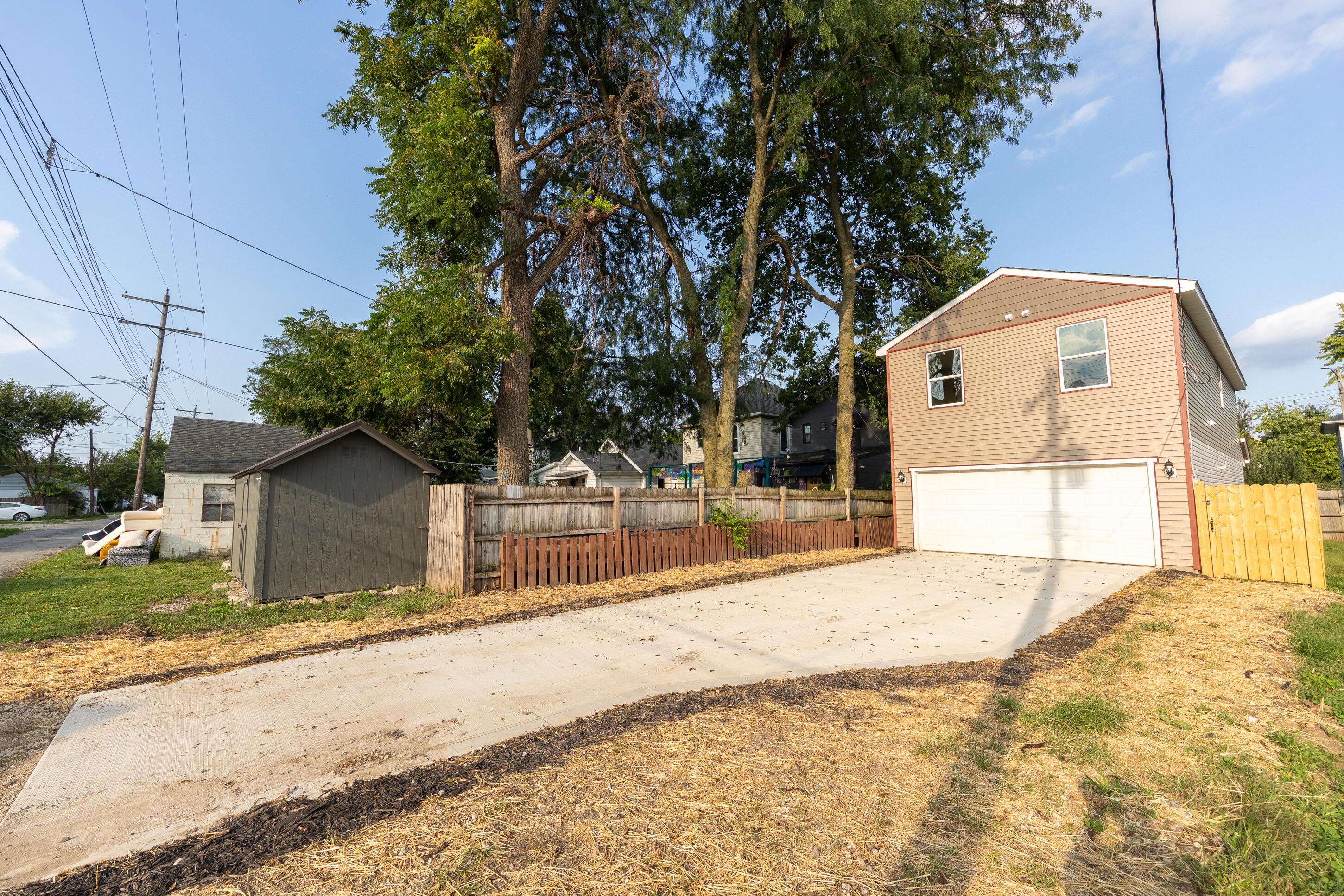 149 S Harris Avenue Property Photo 10