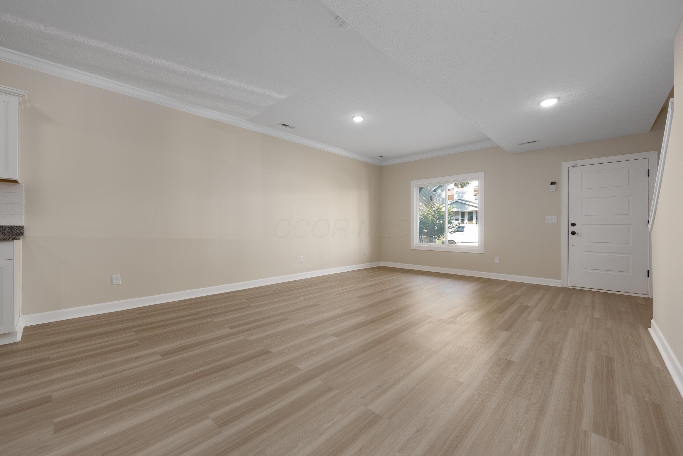 149 S Harris Avenue Property Photo 18