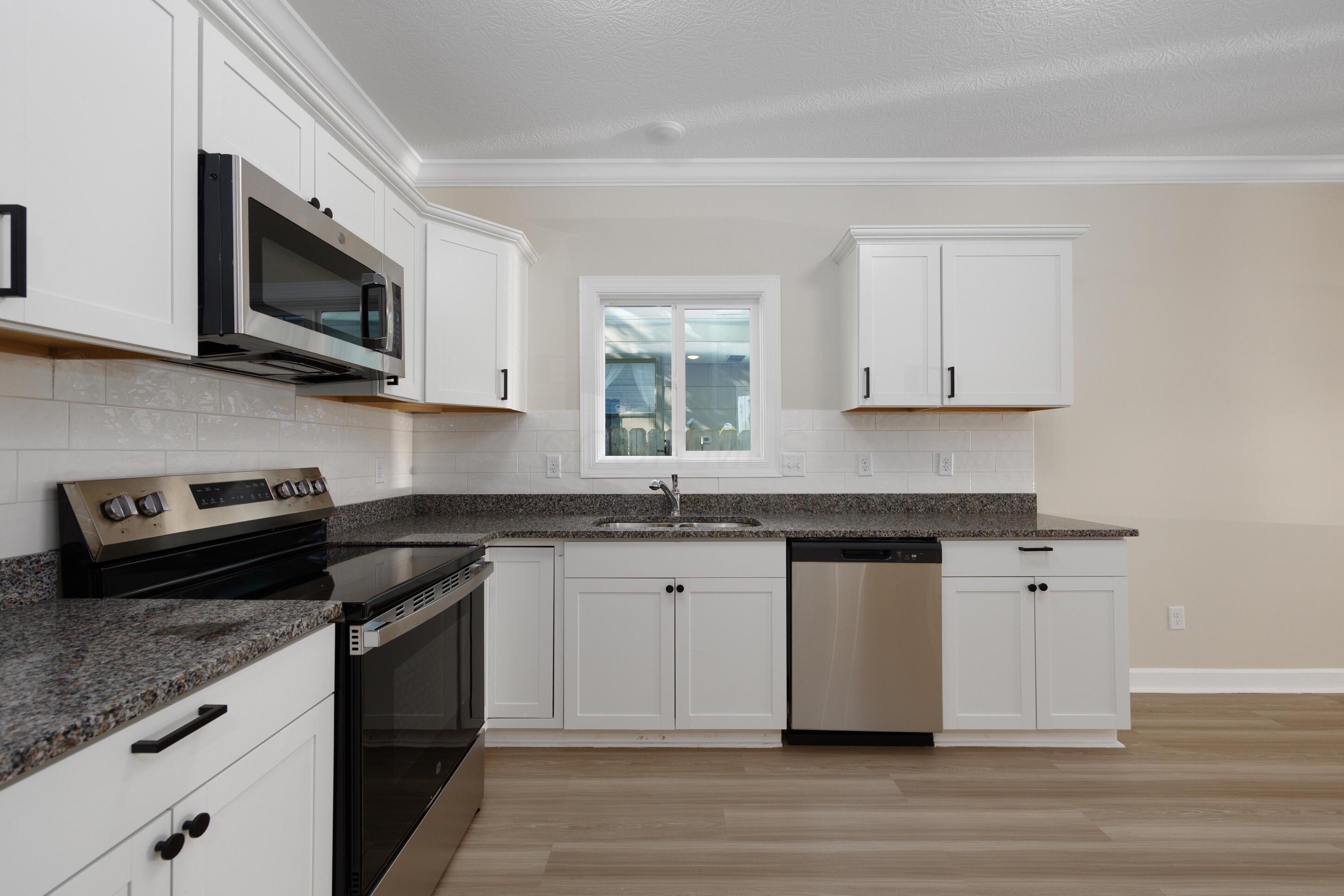 149 S Harris Avenue Property Photo 19
