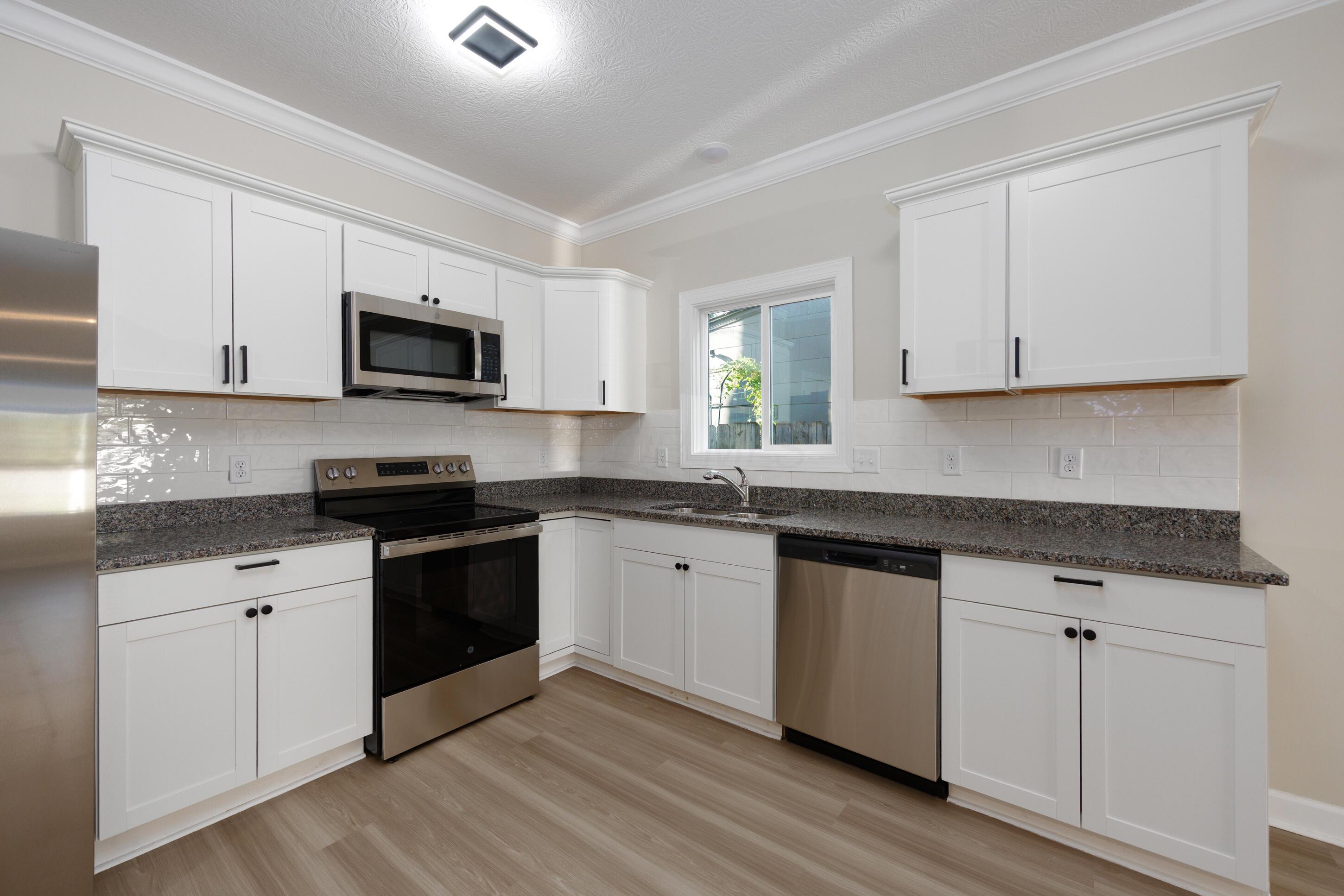 149 S Harris Avenue Property Photo 20