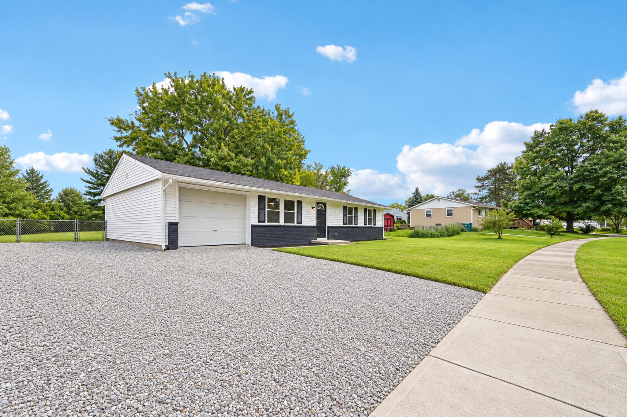 16 Deerfield Place Property Photo 1