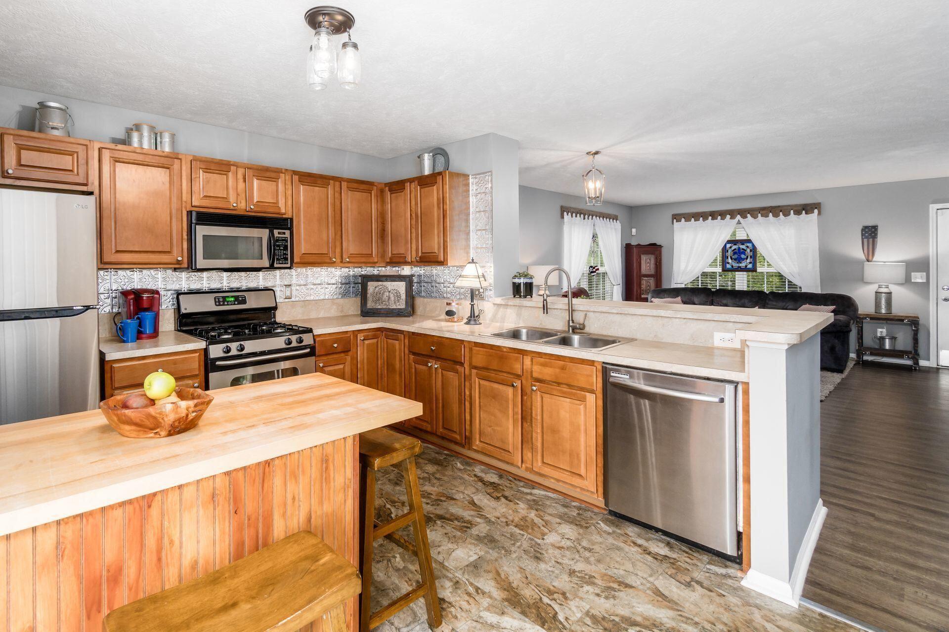 8196 Echo Spring Drive Property Photo 11