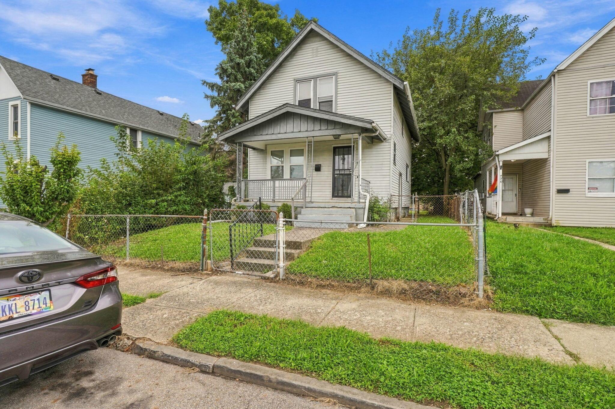 771 Campbell Avenue Property Photo 1