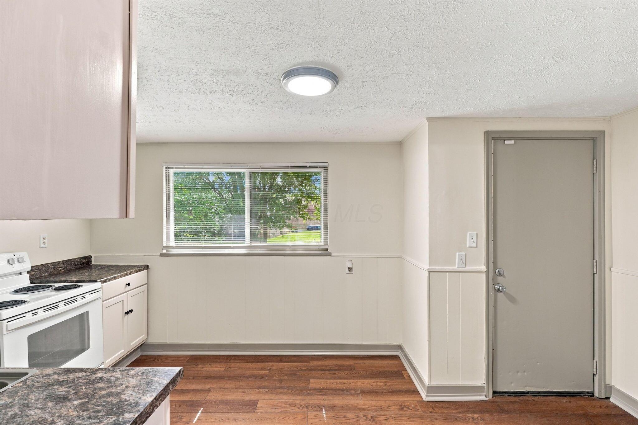771 Campbell Avenue Property Photo 23