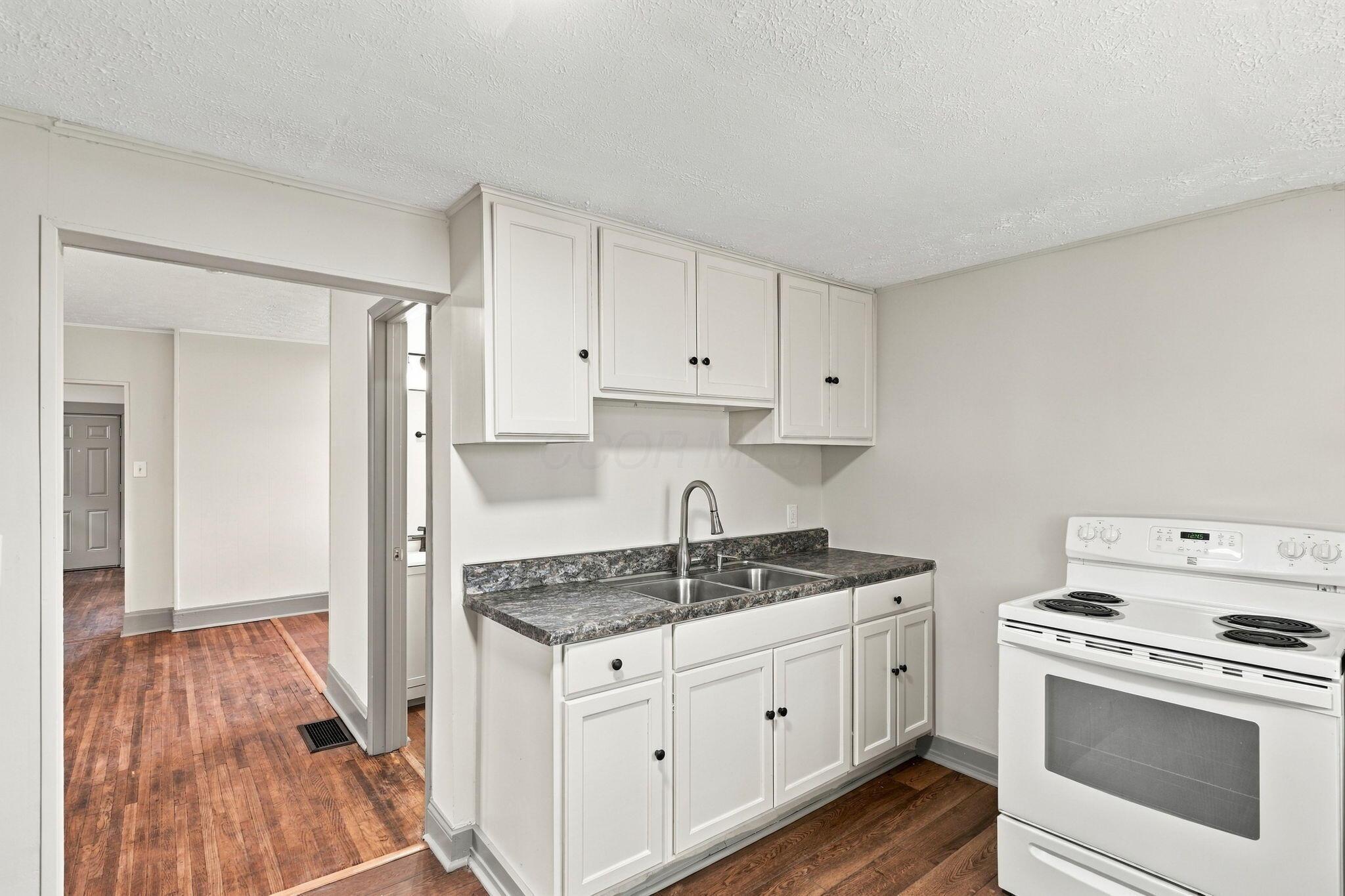 771 Campbell Avenue Property Photo 24
