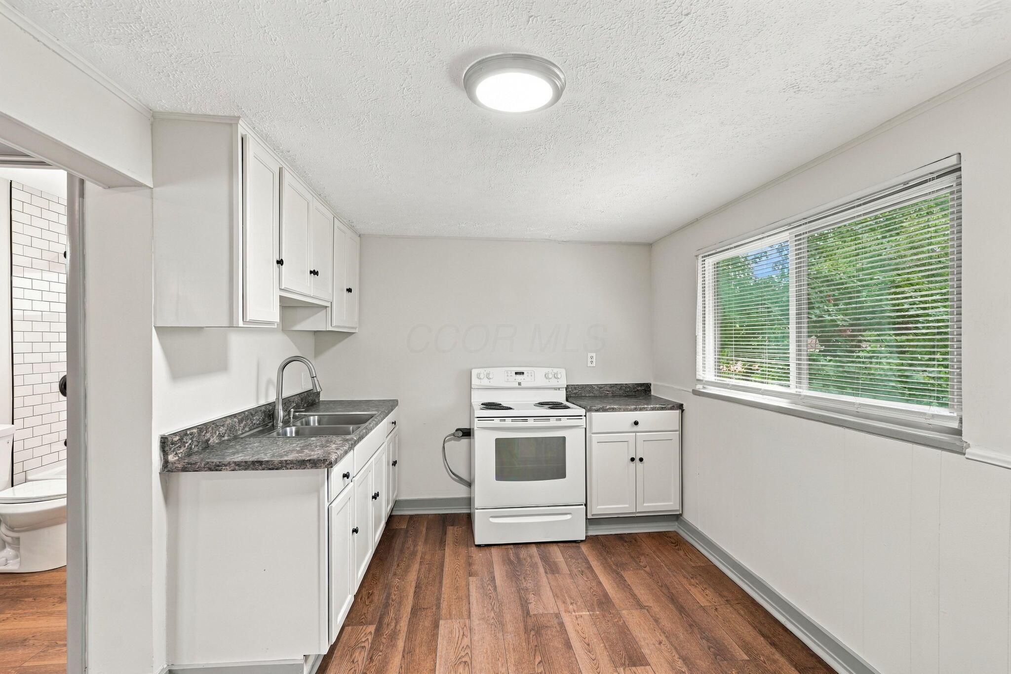 771 Campbell Avenue Property Photo 27