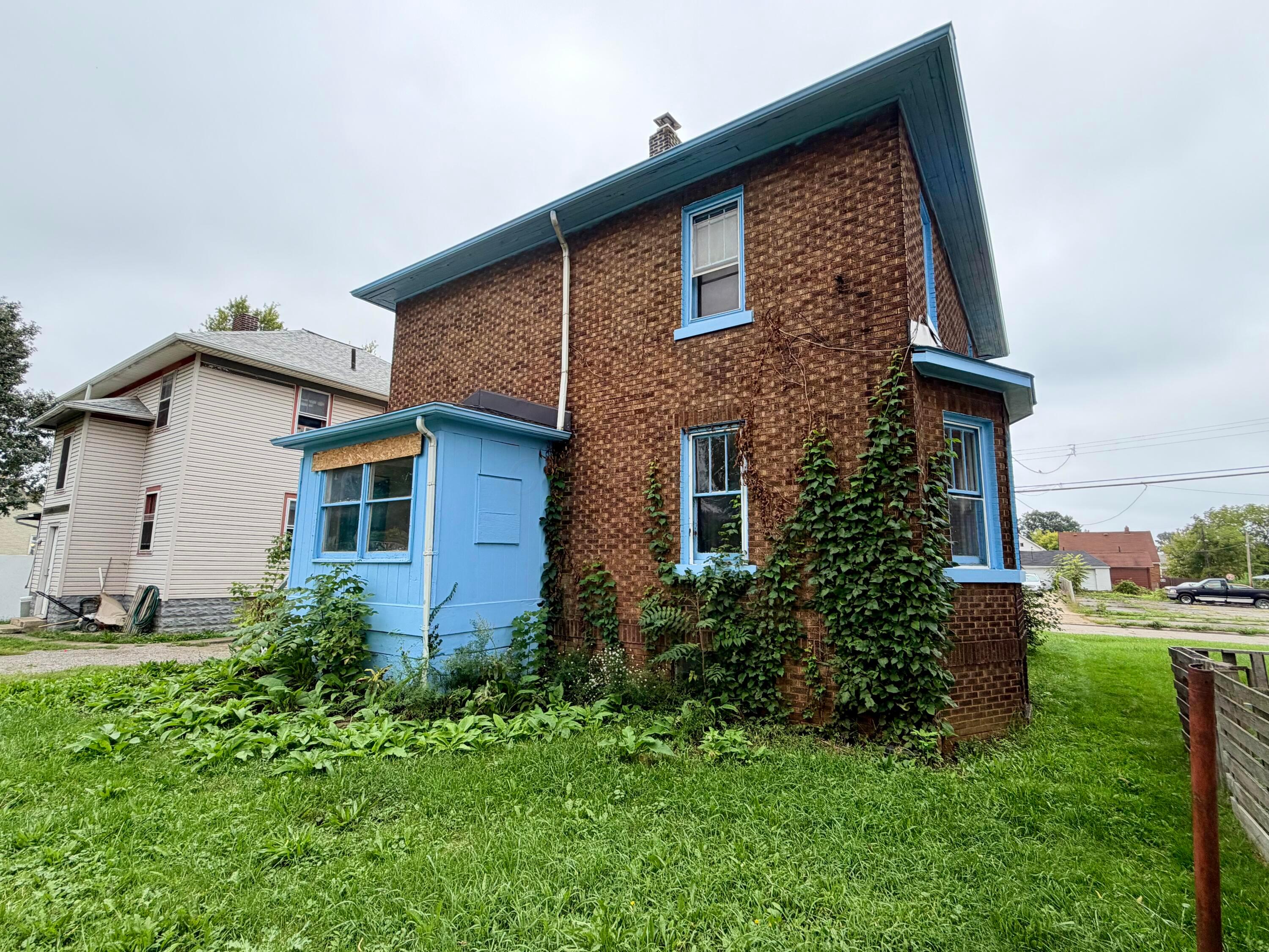 2909 Denver Avenue Property Photo 4