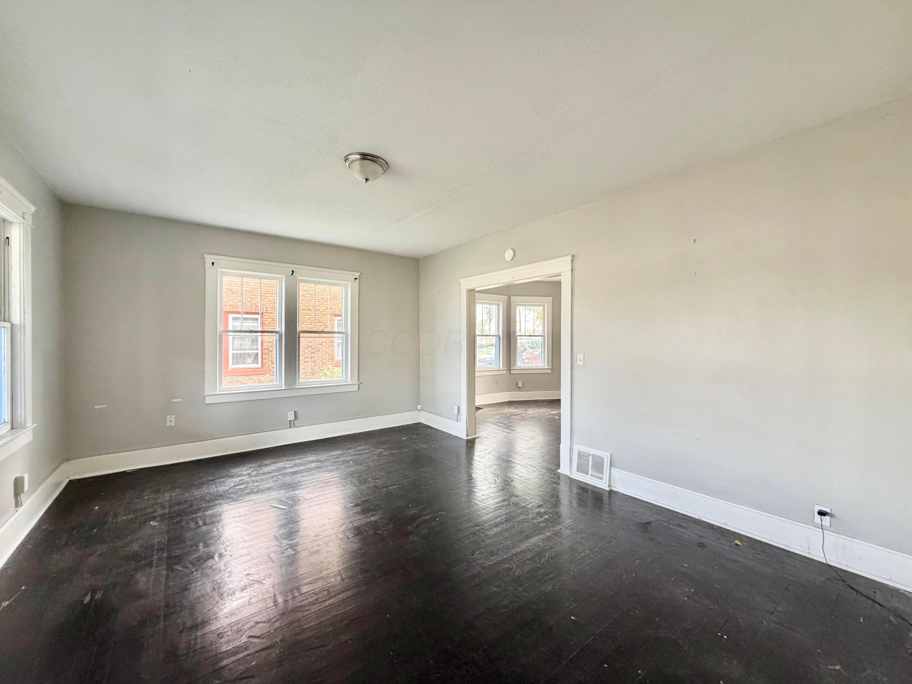 2909 Denver Avenue Property Photo 8