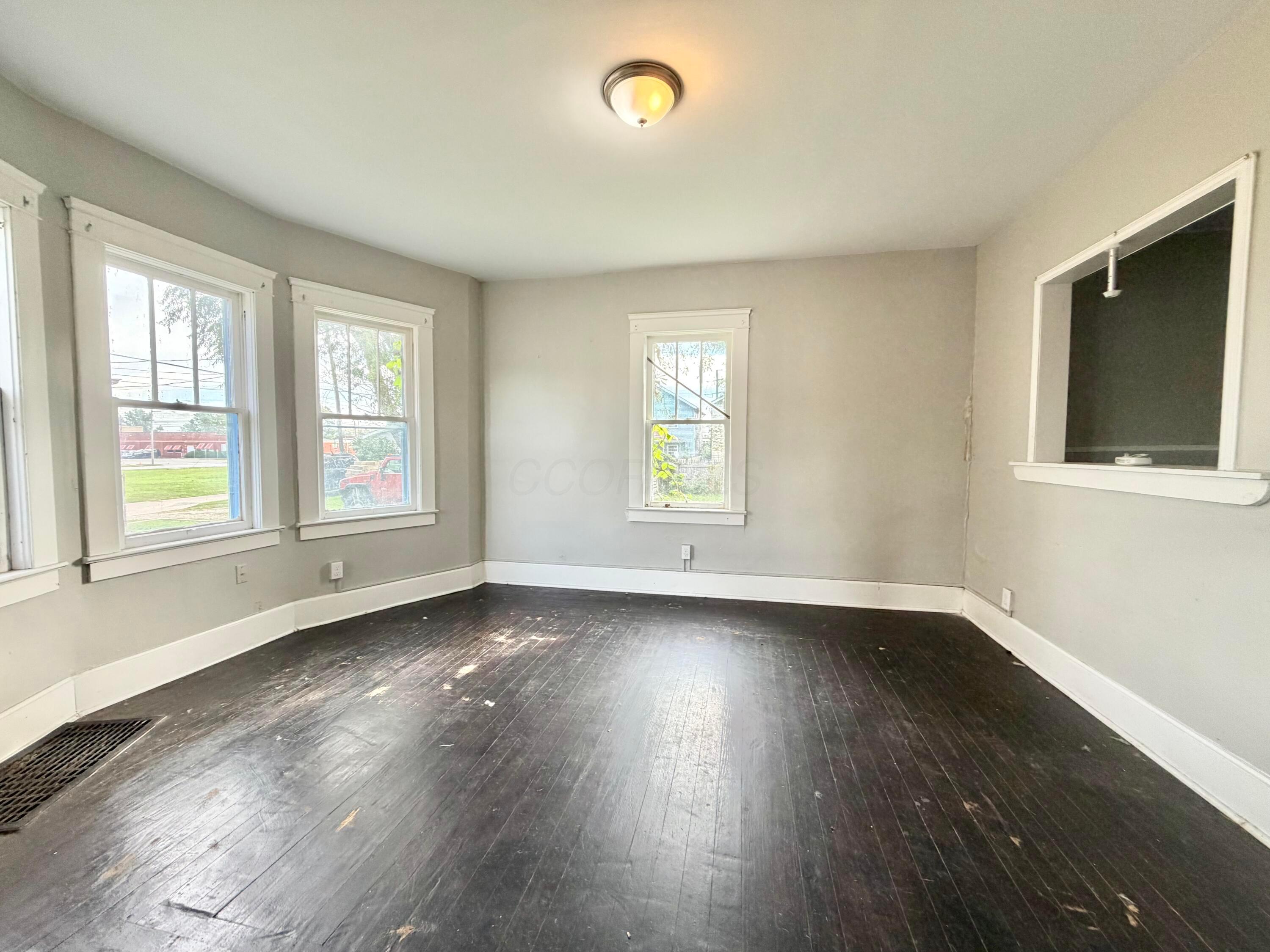 2909 Denver Avenue Property Photo 10