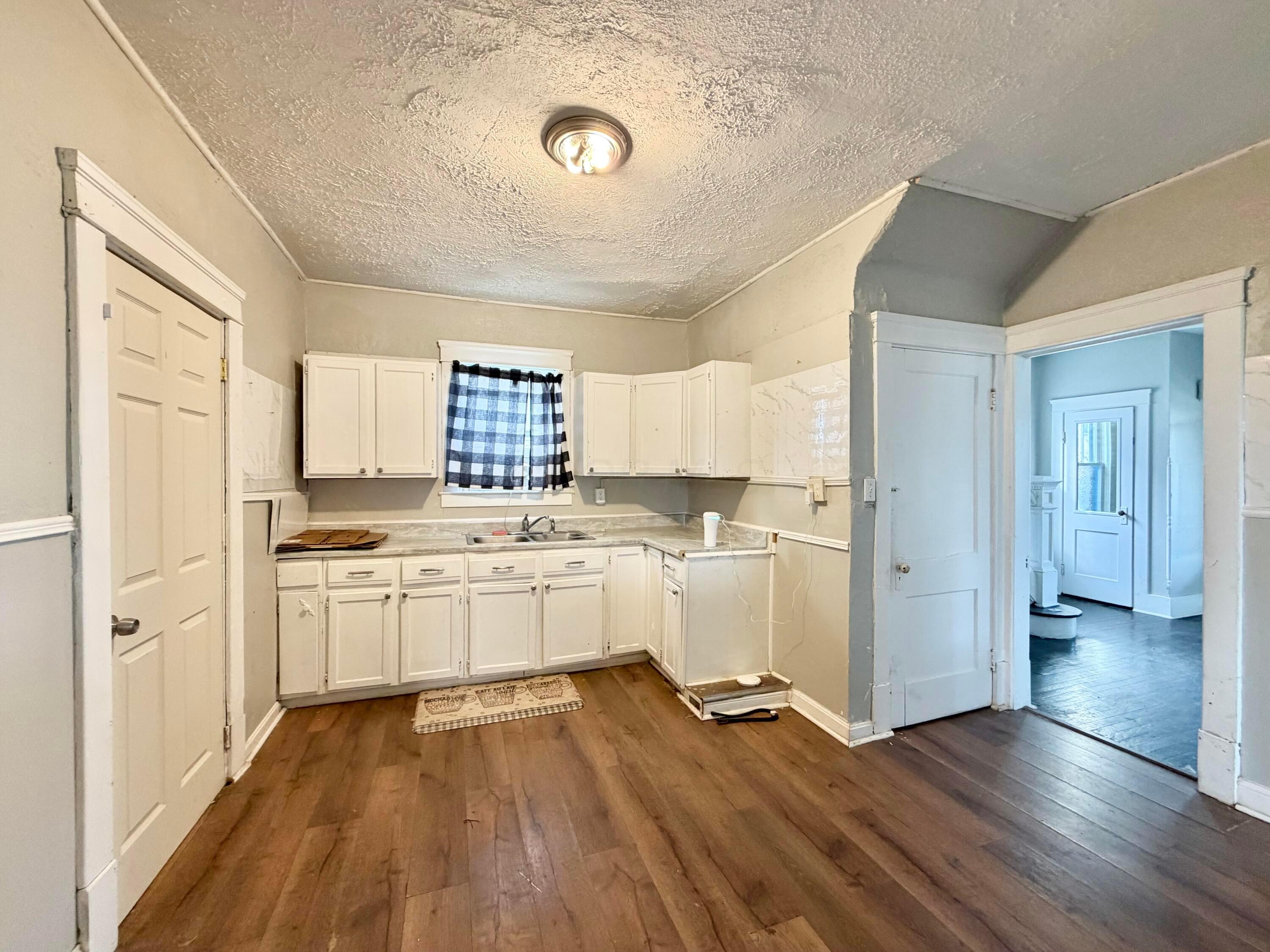 2909 Denver Avenue Property Photo 13