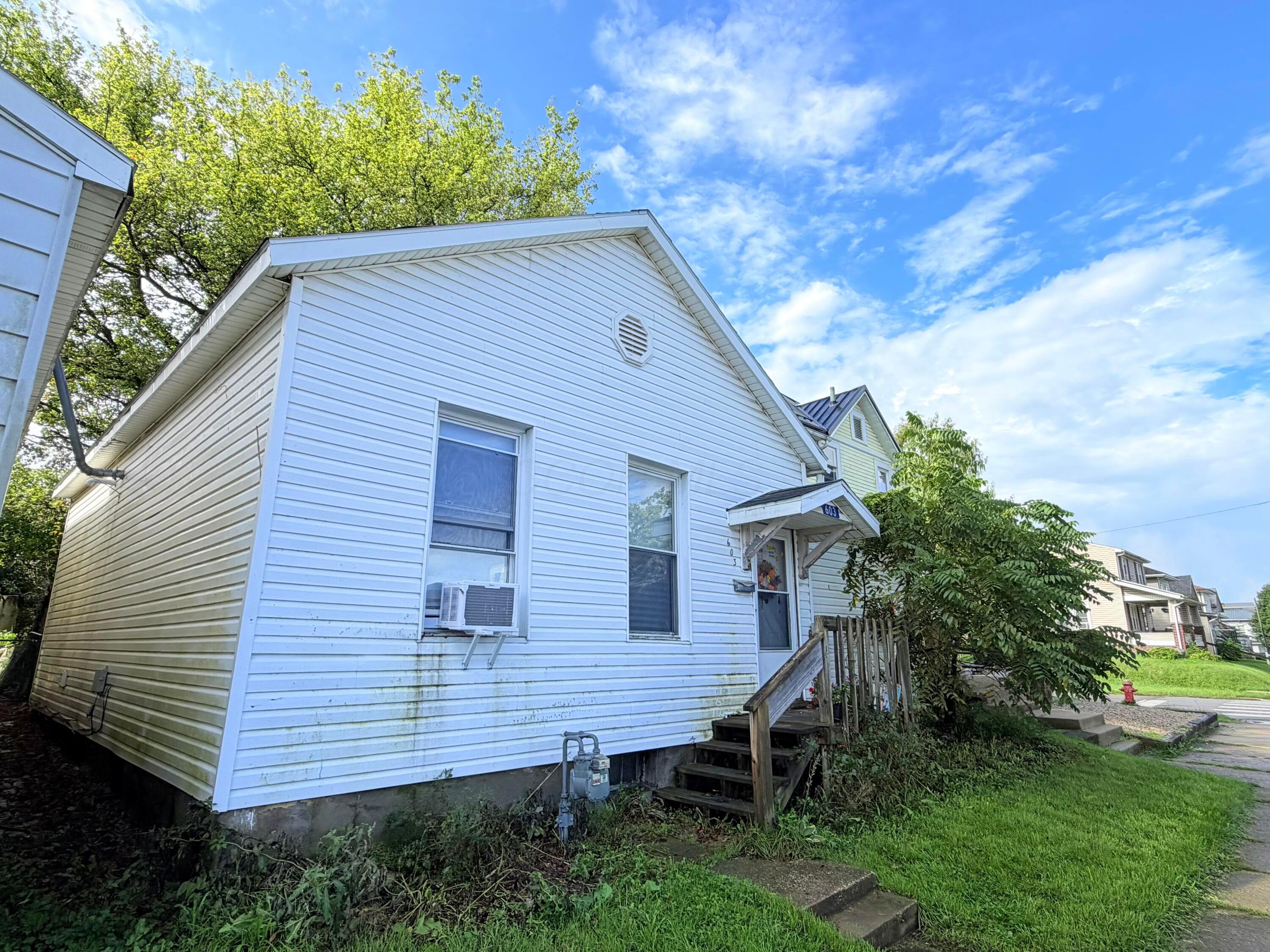 603 Harding Way E Property Photo 2