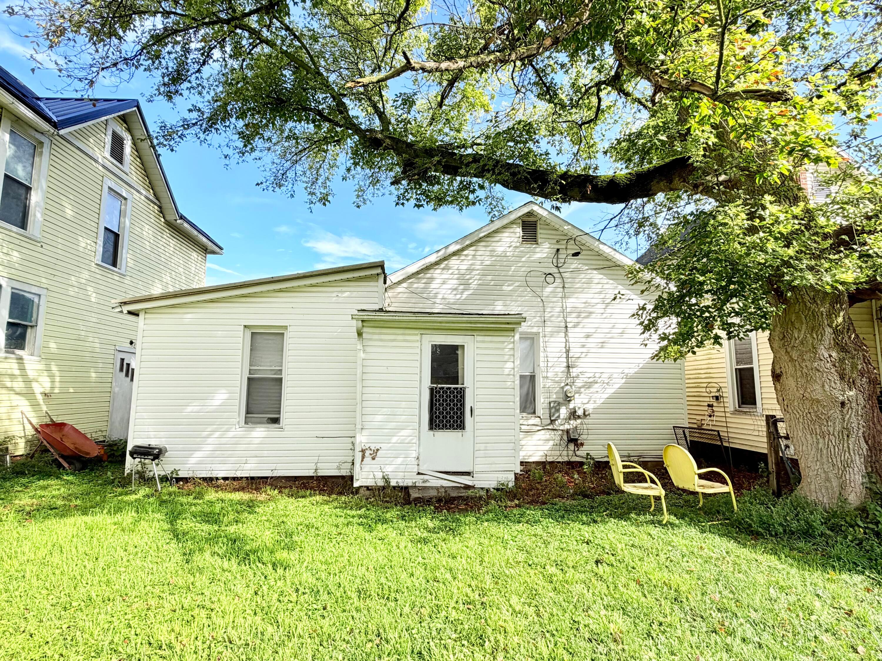 603 Harding Way E Property Photo 5