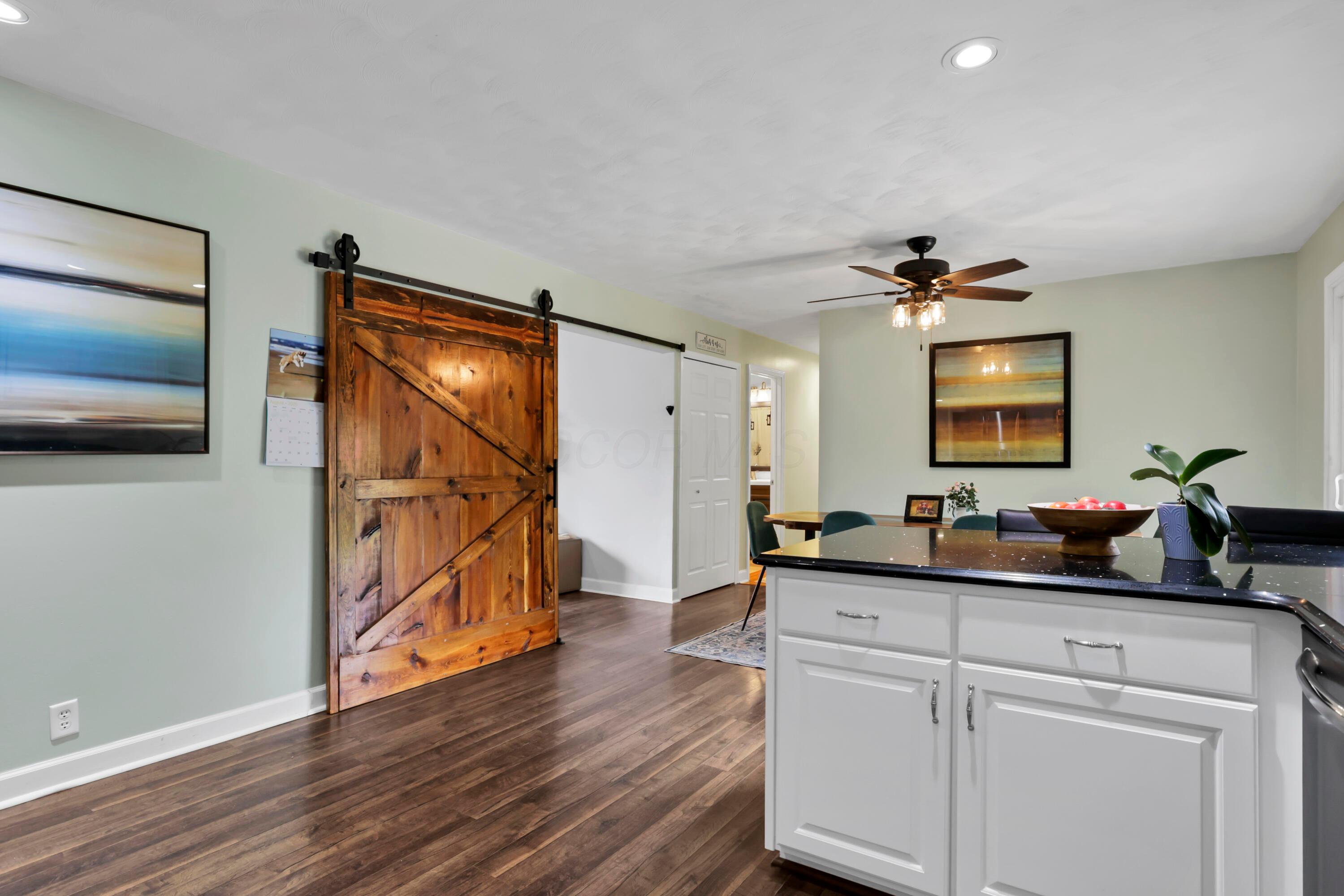 7198 Canyon Road Se Property Photo 6