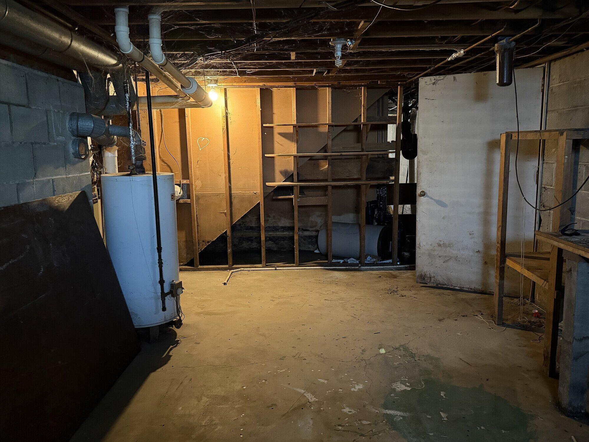 314 Station Street E Property Photo 4