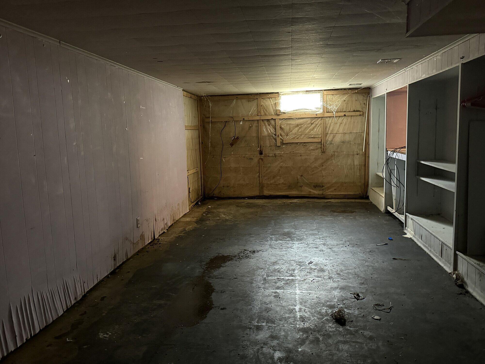 314 Station Street E Property Photo 6