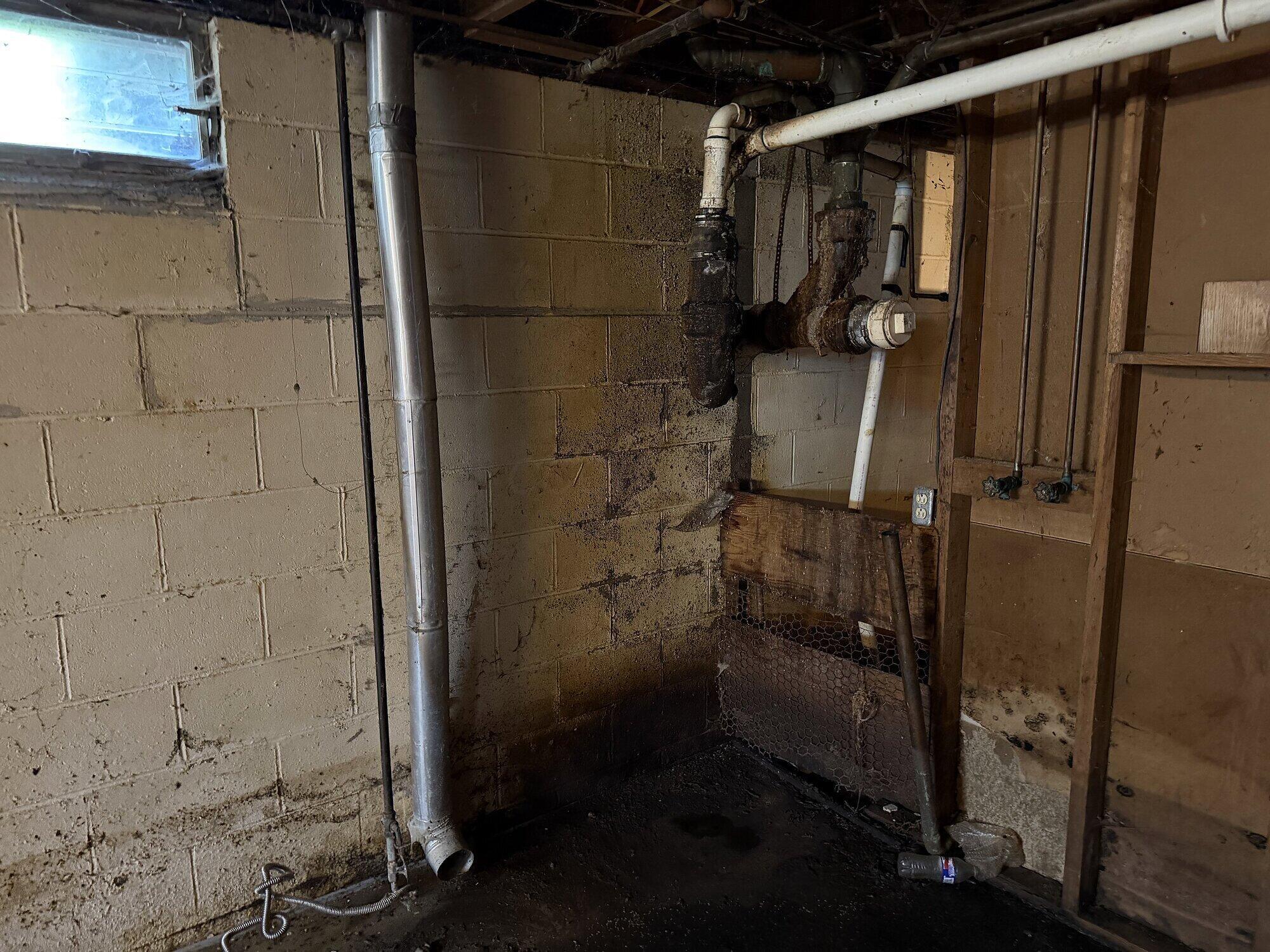 314 Station Street E Property Photo 7