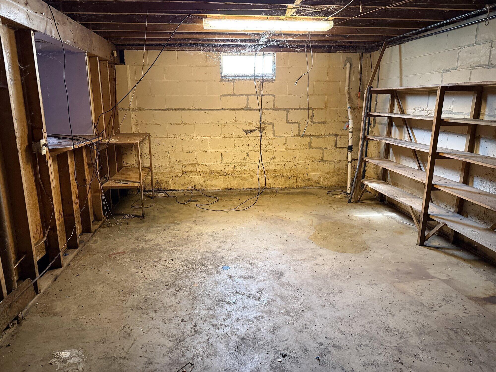 314 Station Street E Property Photo 8
