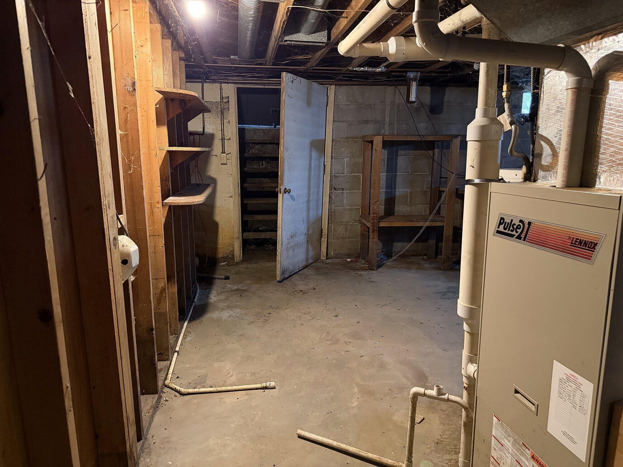 314 Station Street E Property Photo 10