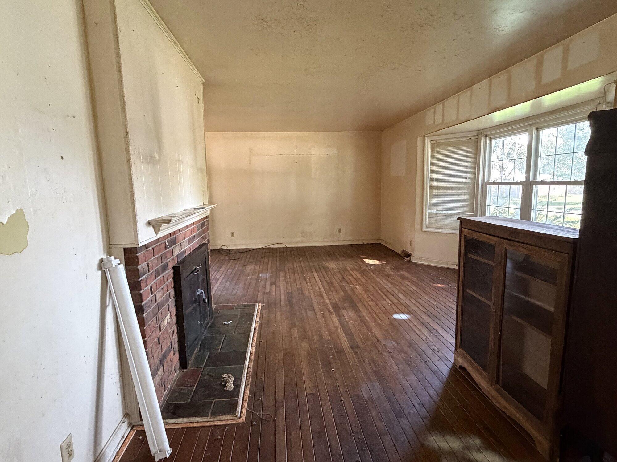314 Station Street E Property Photo 18