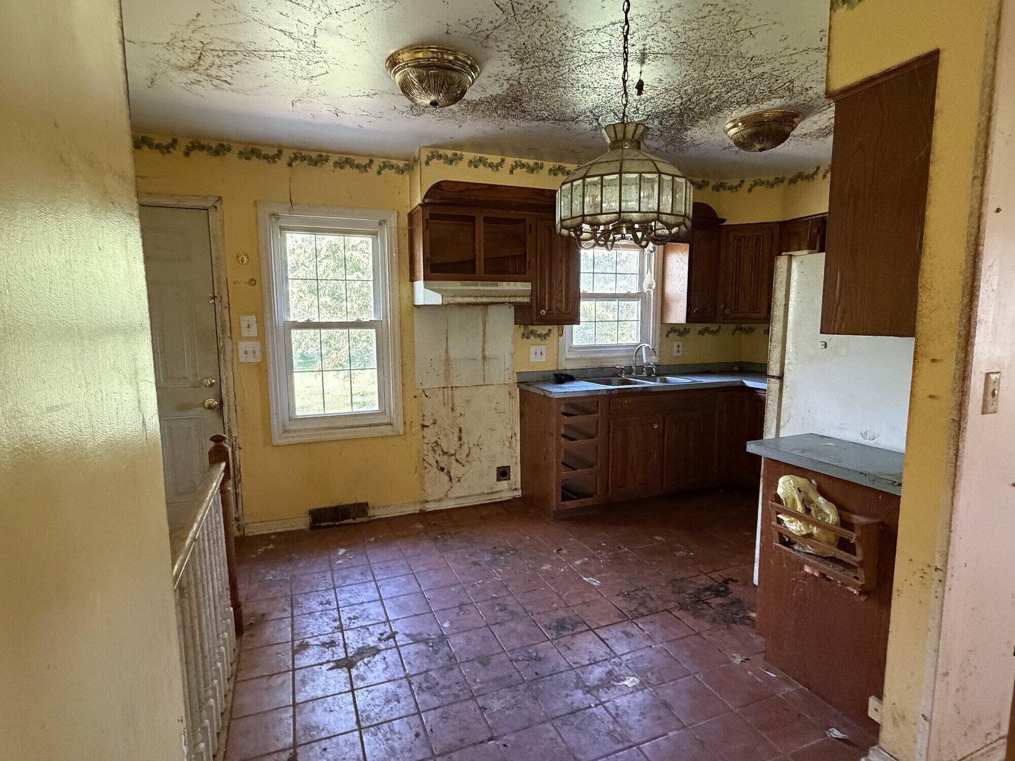 314 Station Street E Property Photo 25