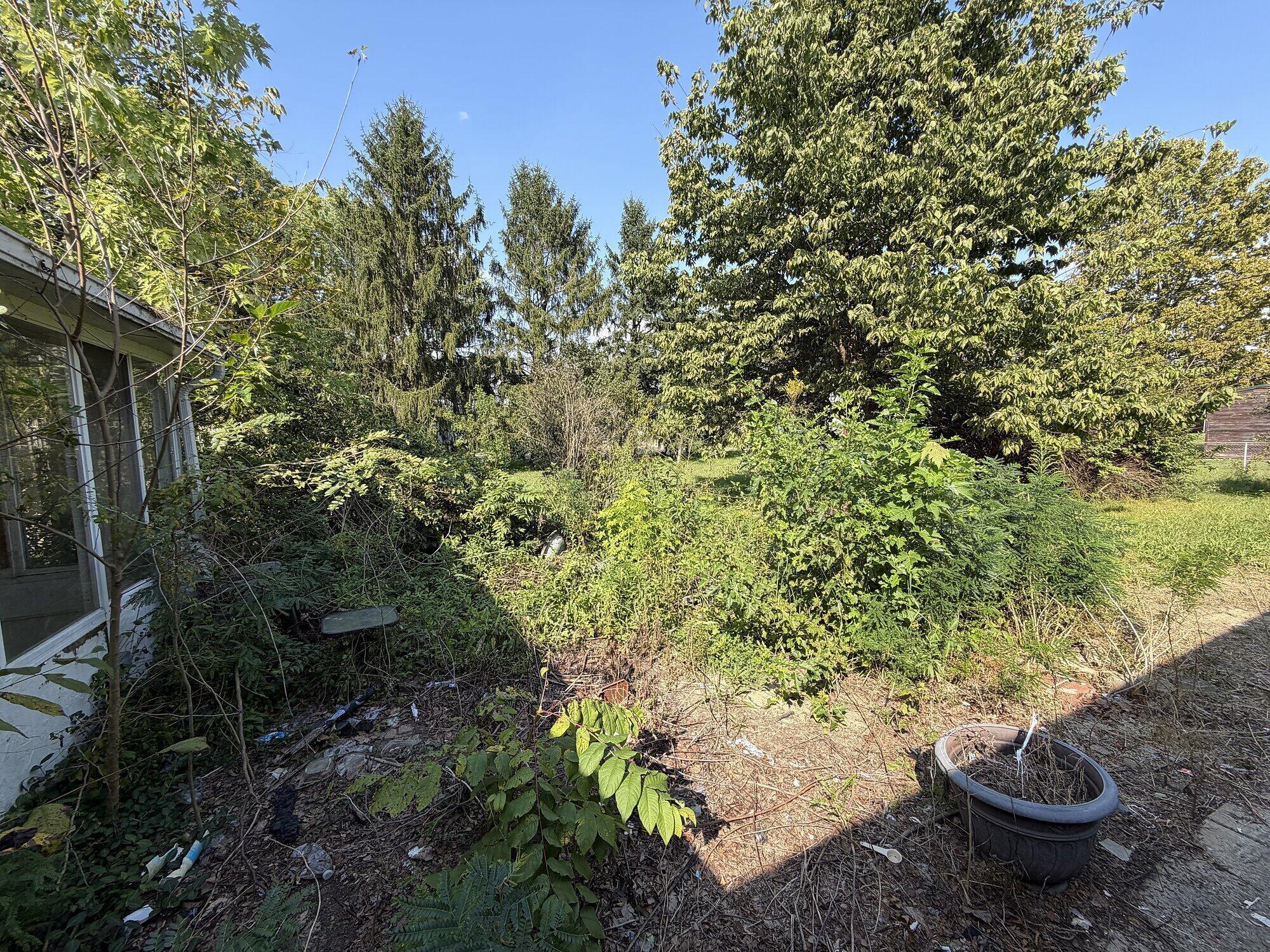 314 Station Street E Property Photo 35