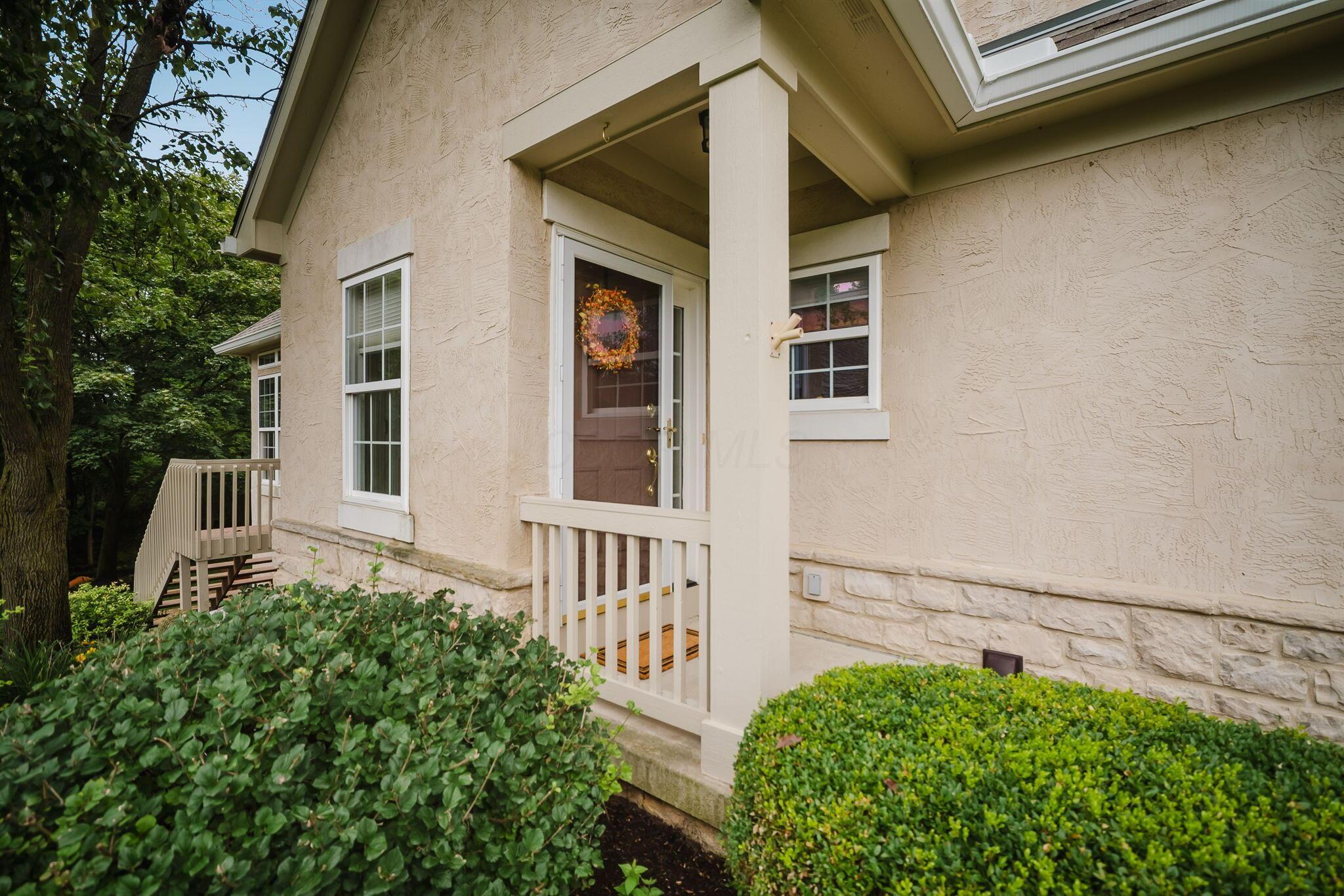 7392 Deer Valley Crossing Property Photo 3