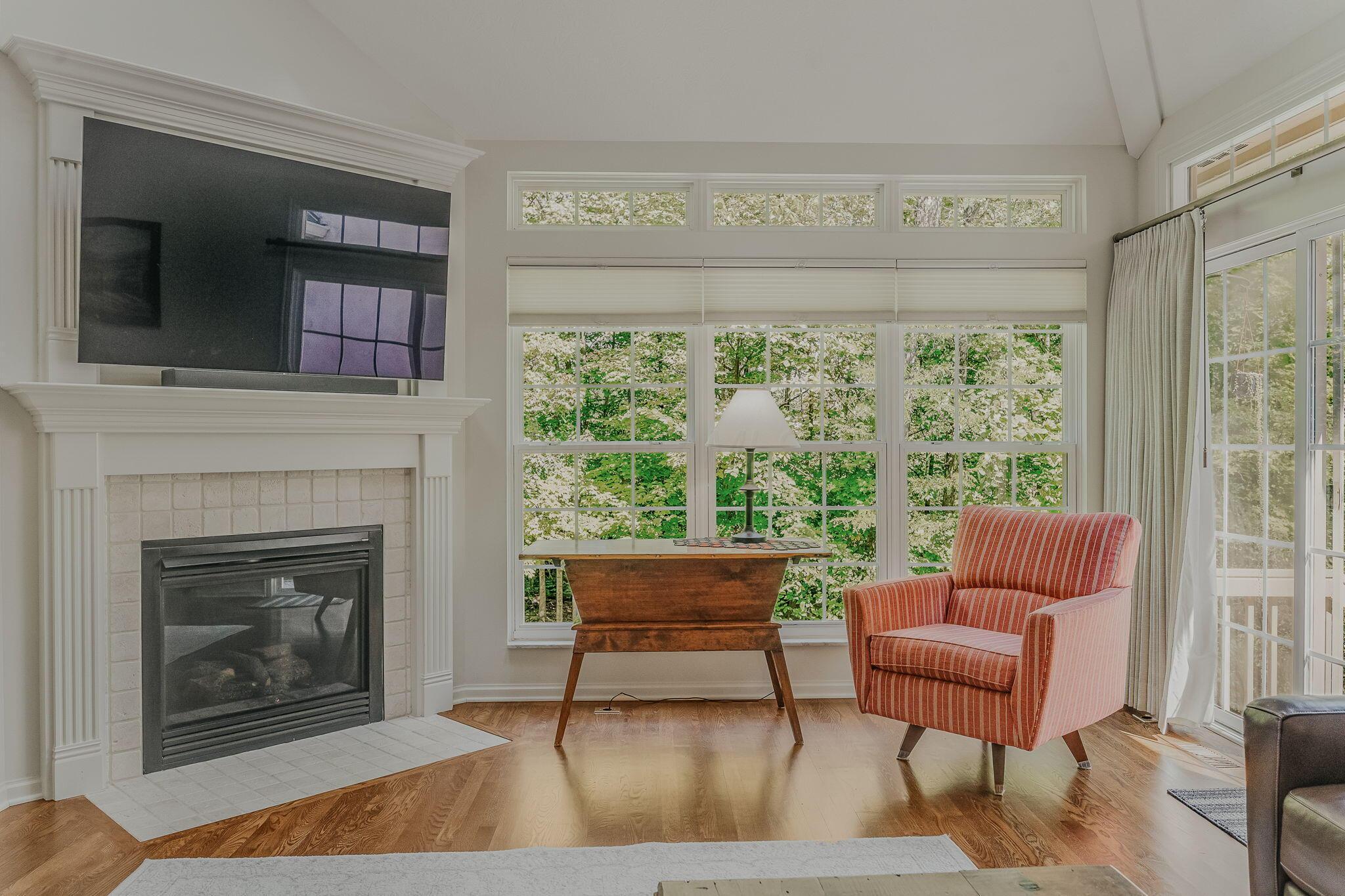 7392 Deer Valley Crossing Property Photo 14