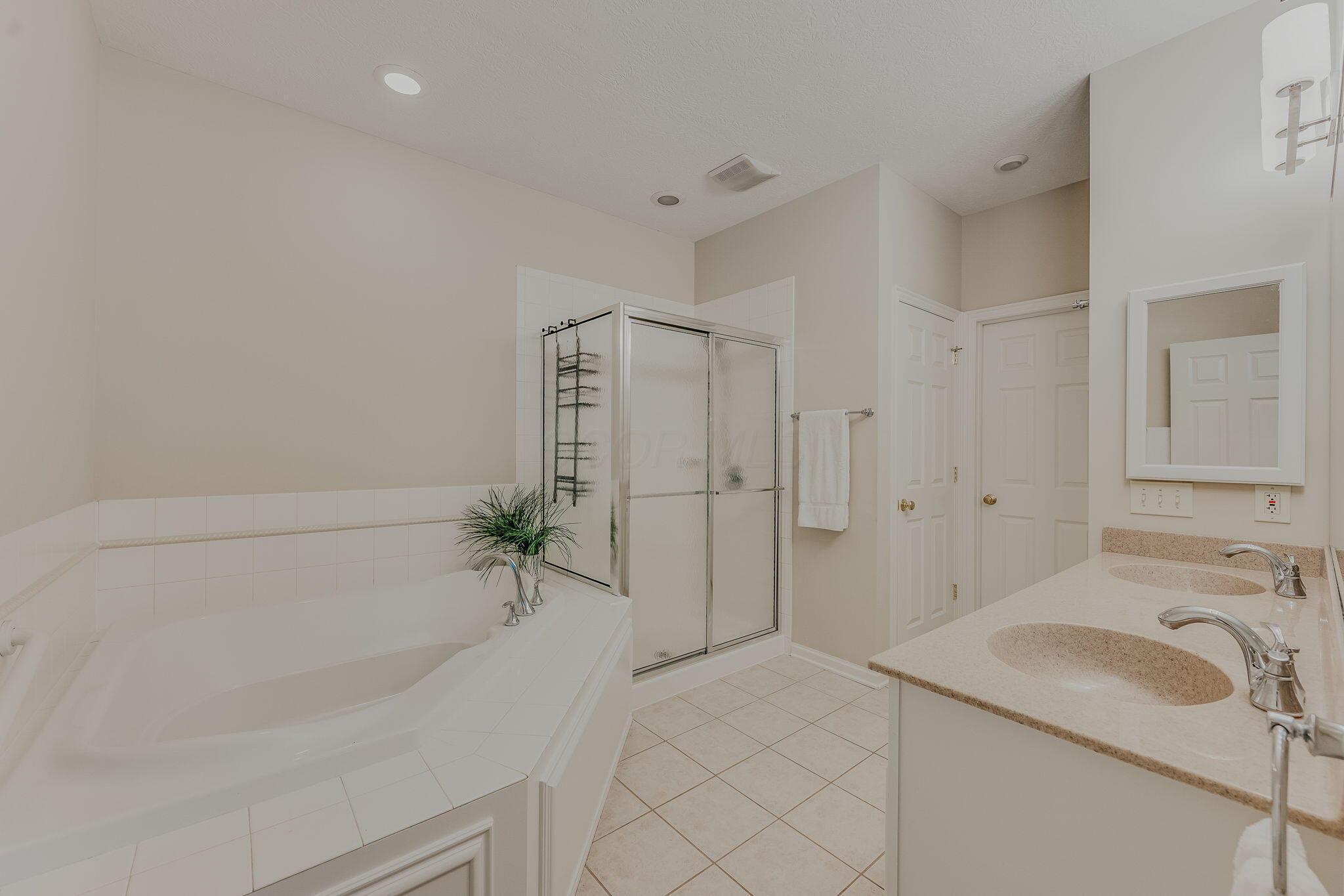 7392 Deer Valley Crossing Property Photo 17