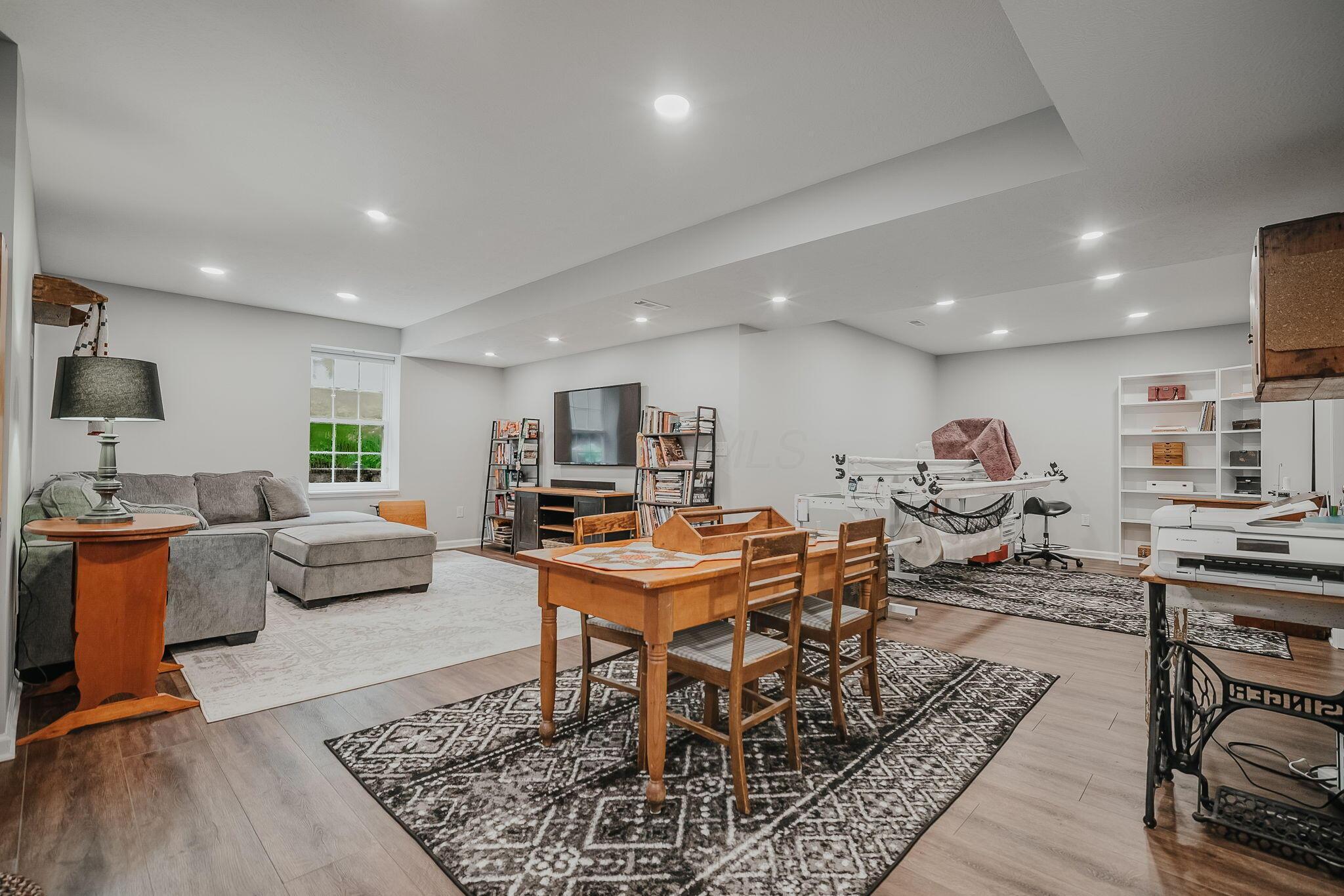 7392 Deer Valley Crossing Property Photo 31