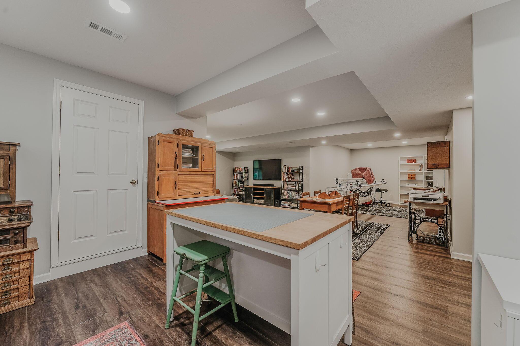 7392 Deer Valley Crossing Property Photo 34