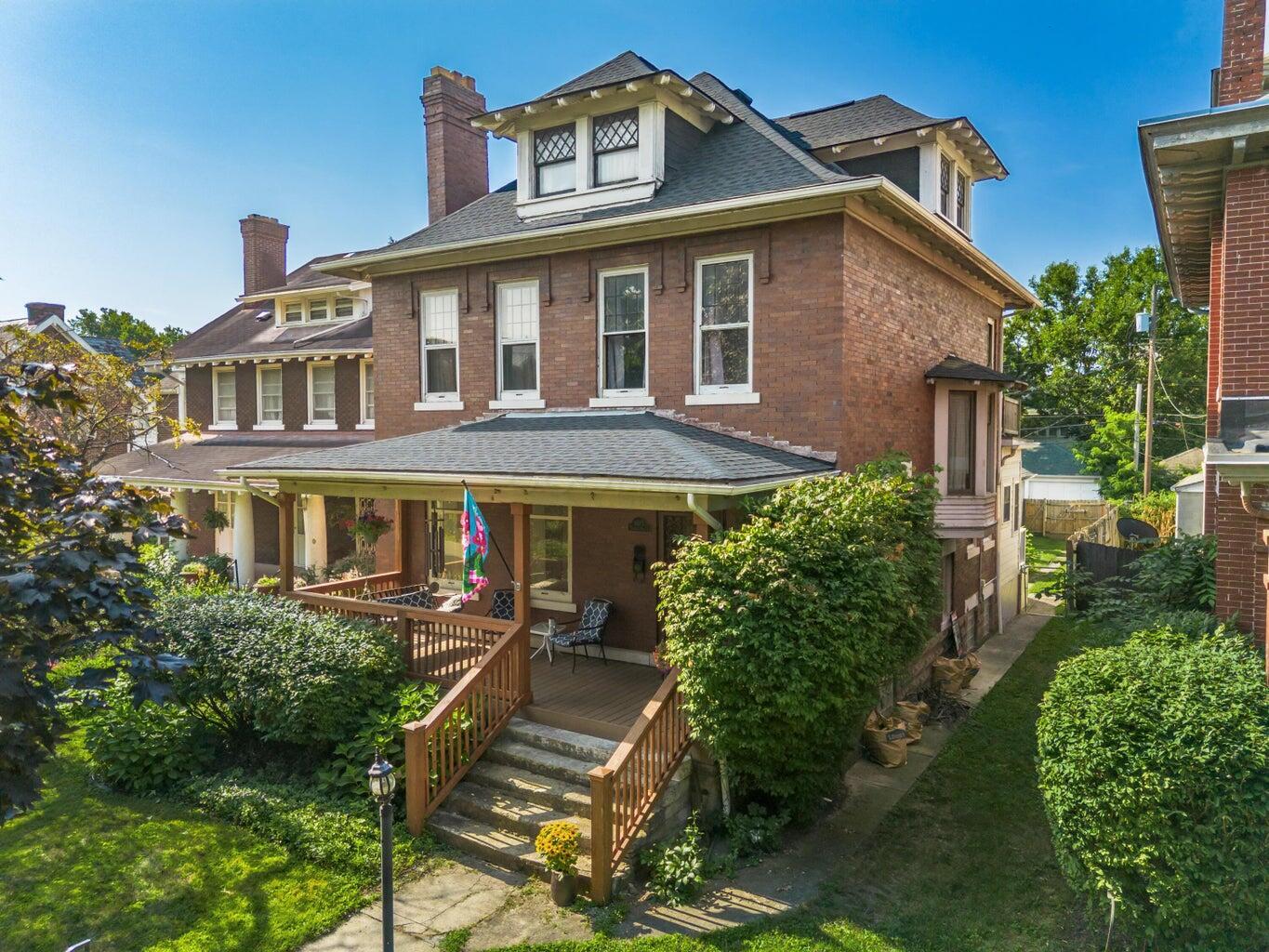 1815 Franklin Park Park S Property Photo 1