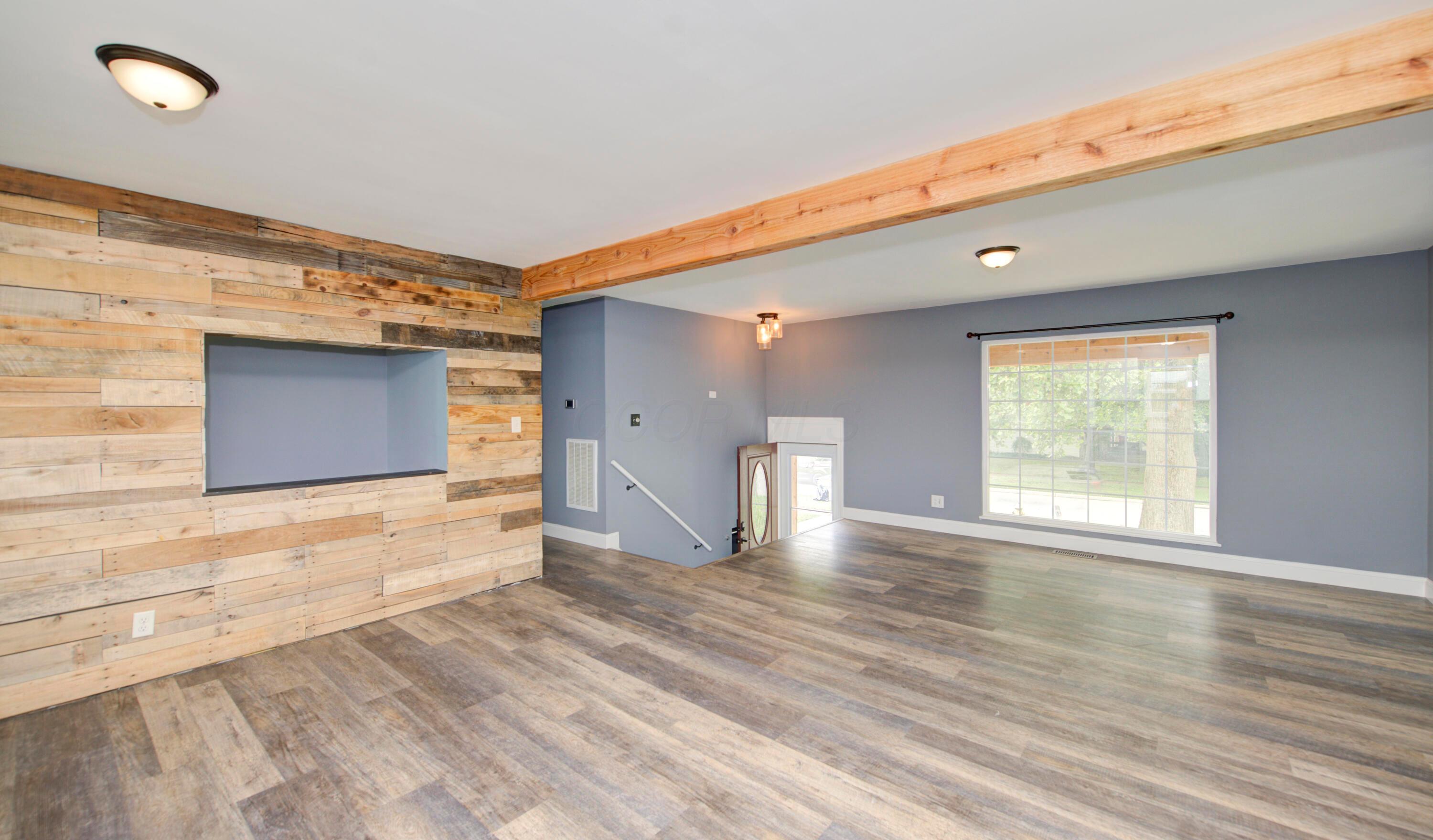 5130 Edgeview Road Property Photo 2