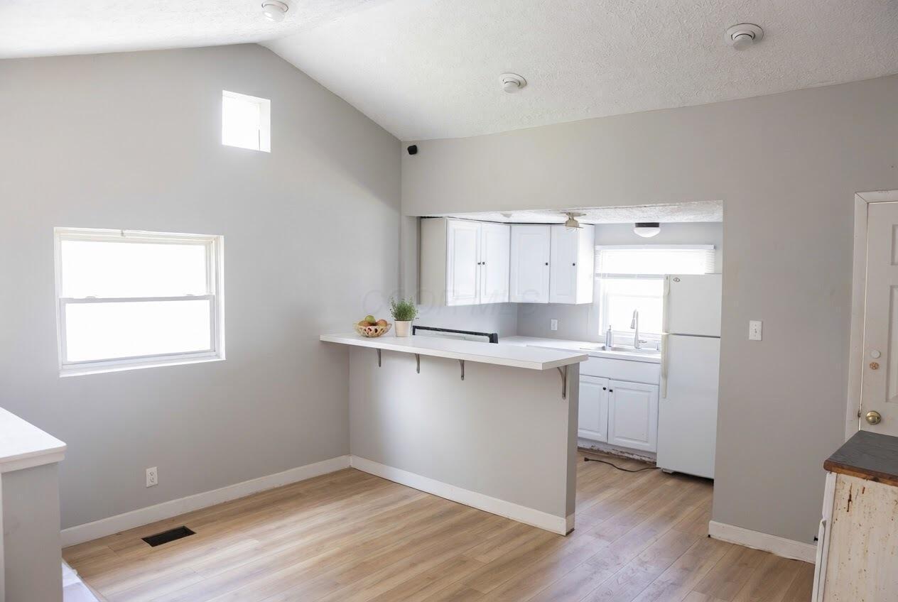34 E Maynard Avenue Property Photo 1