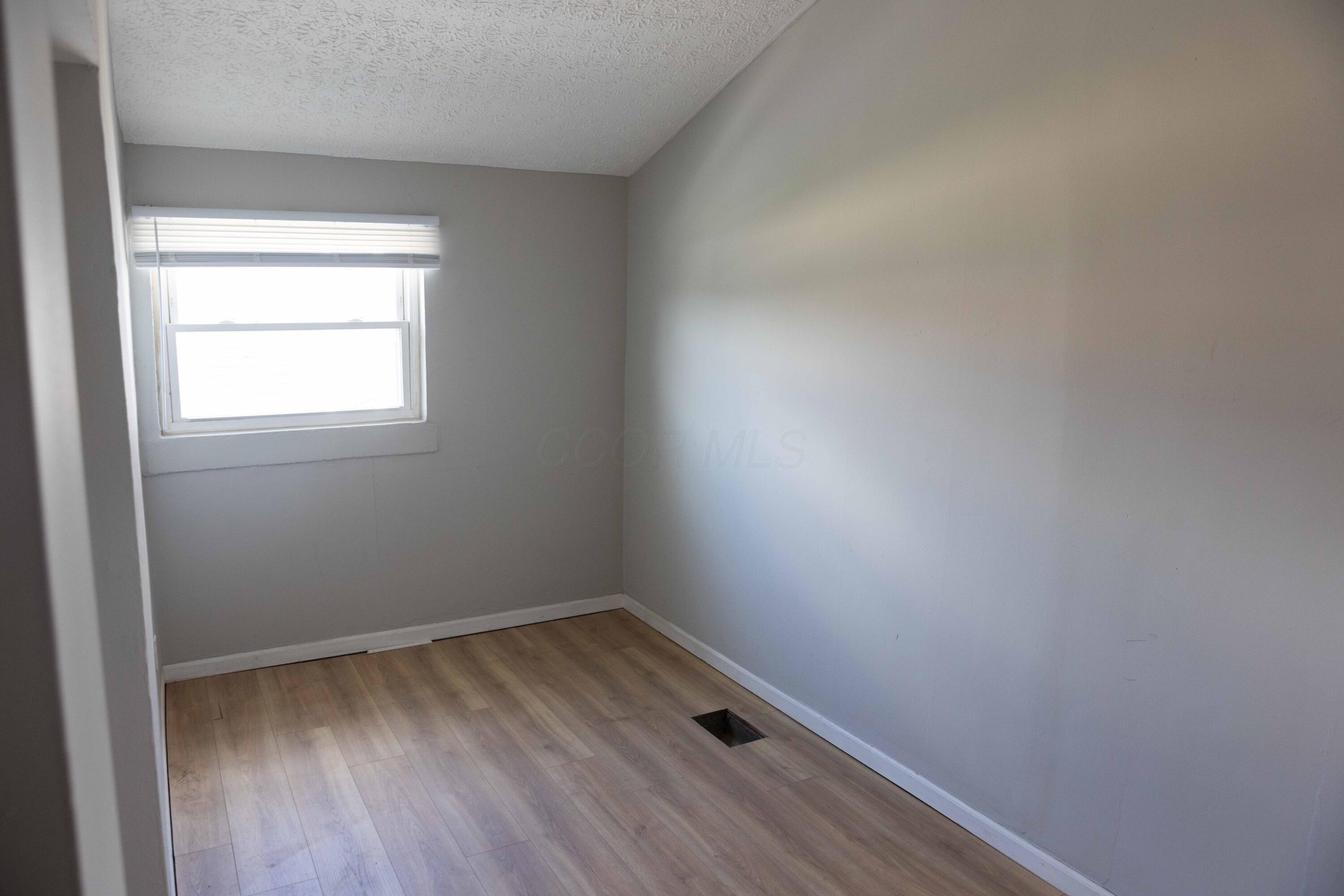 34 E Maynard Avenue Property Photo 6