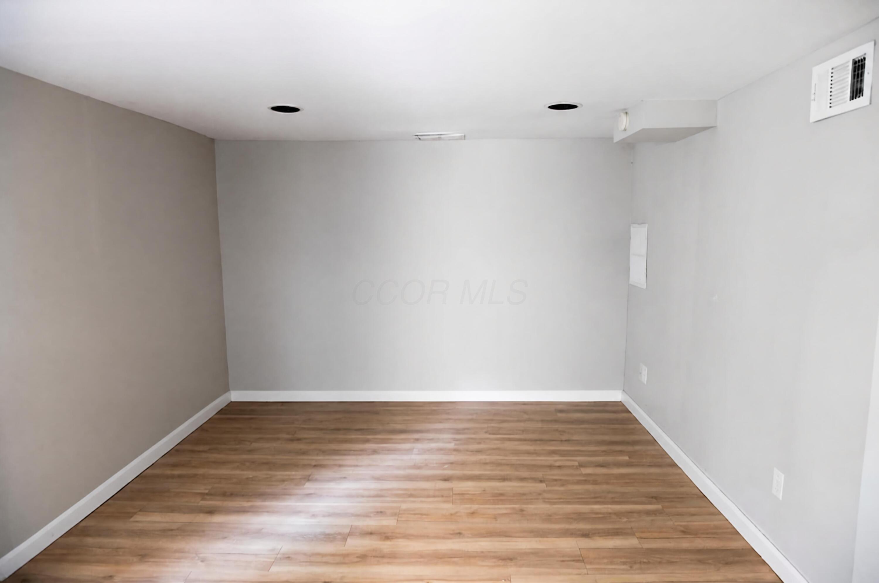 34 E Maynard Avenue Property Photo 9