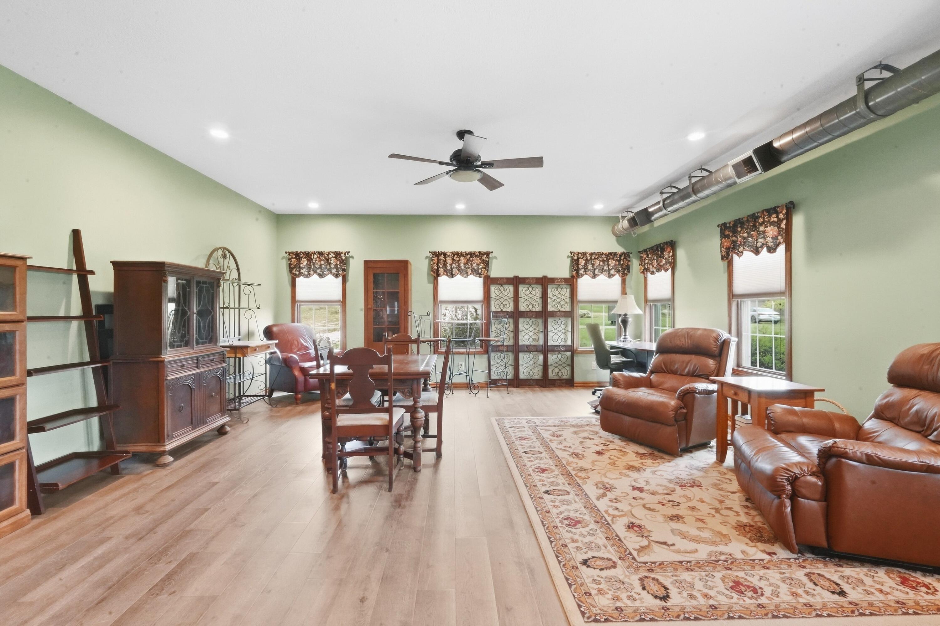 226035954 Property Photo 11
