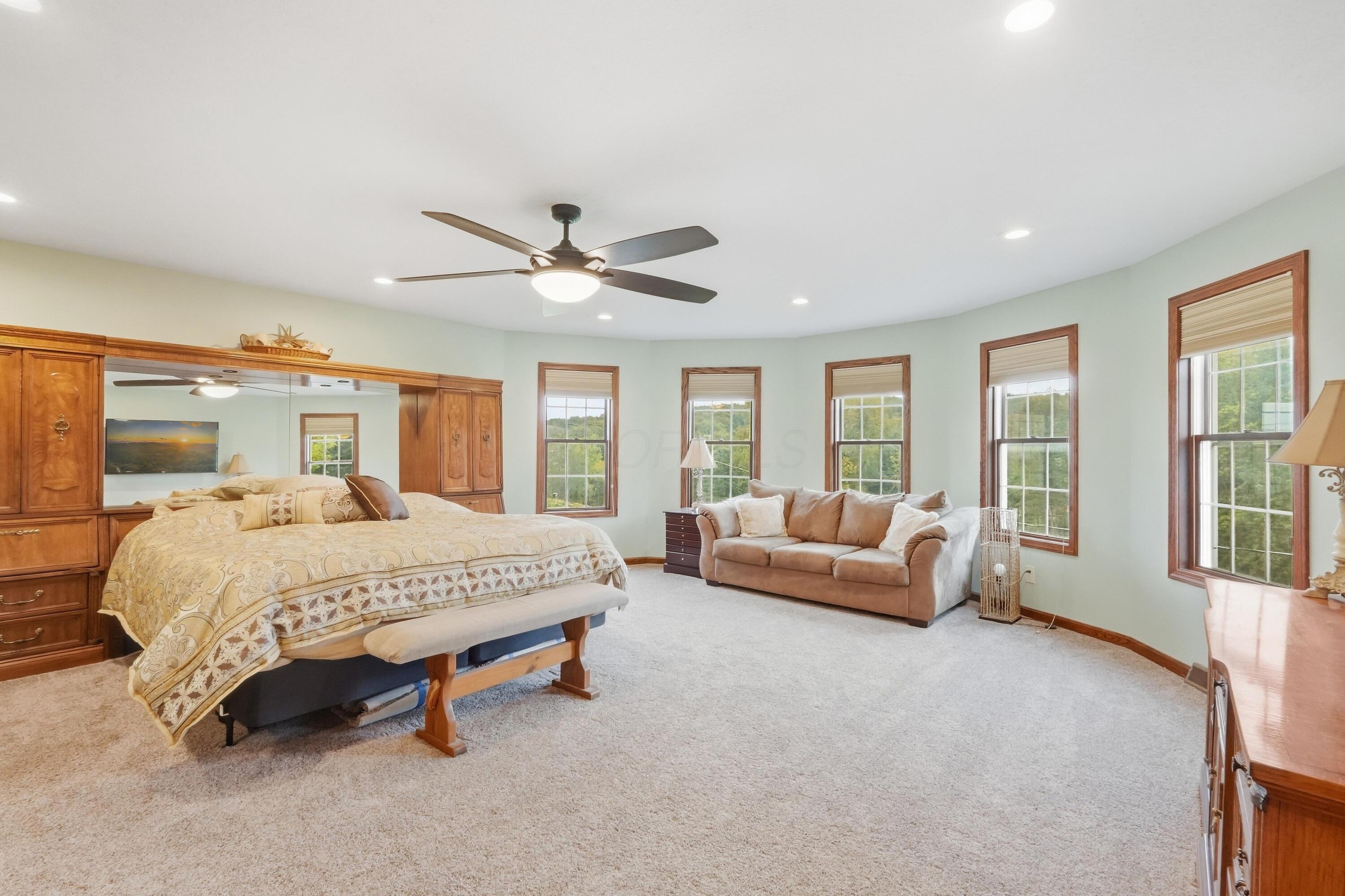 226035954 Property Photo 21
